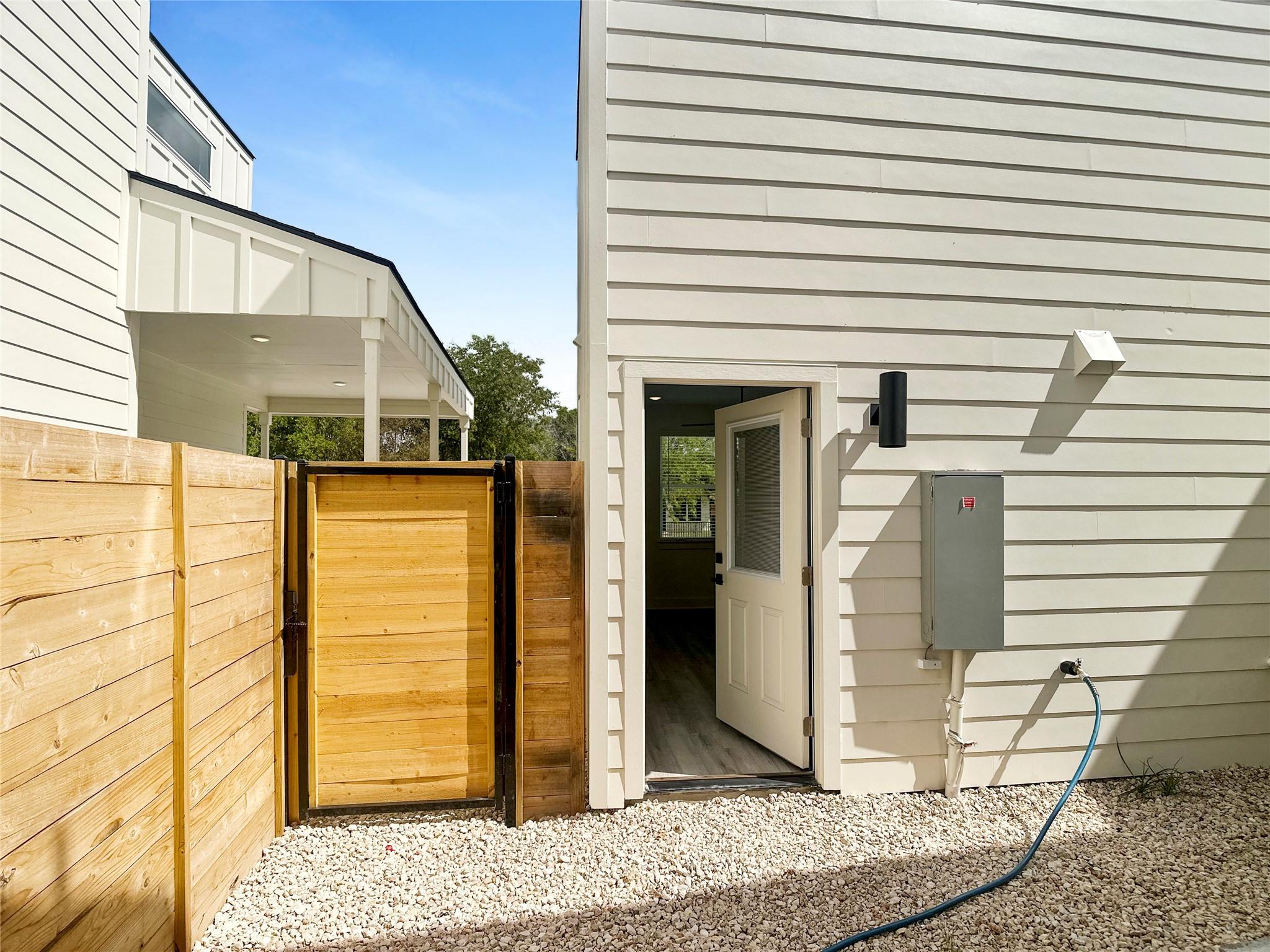 6107 Begonia Cir # 3, Austin, TX 78741