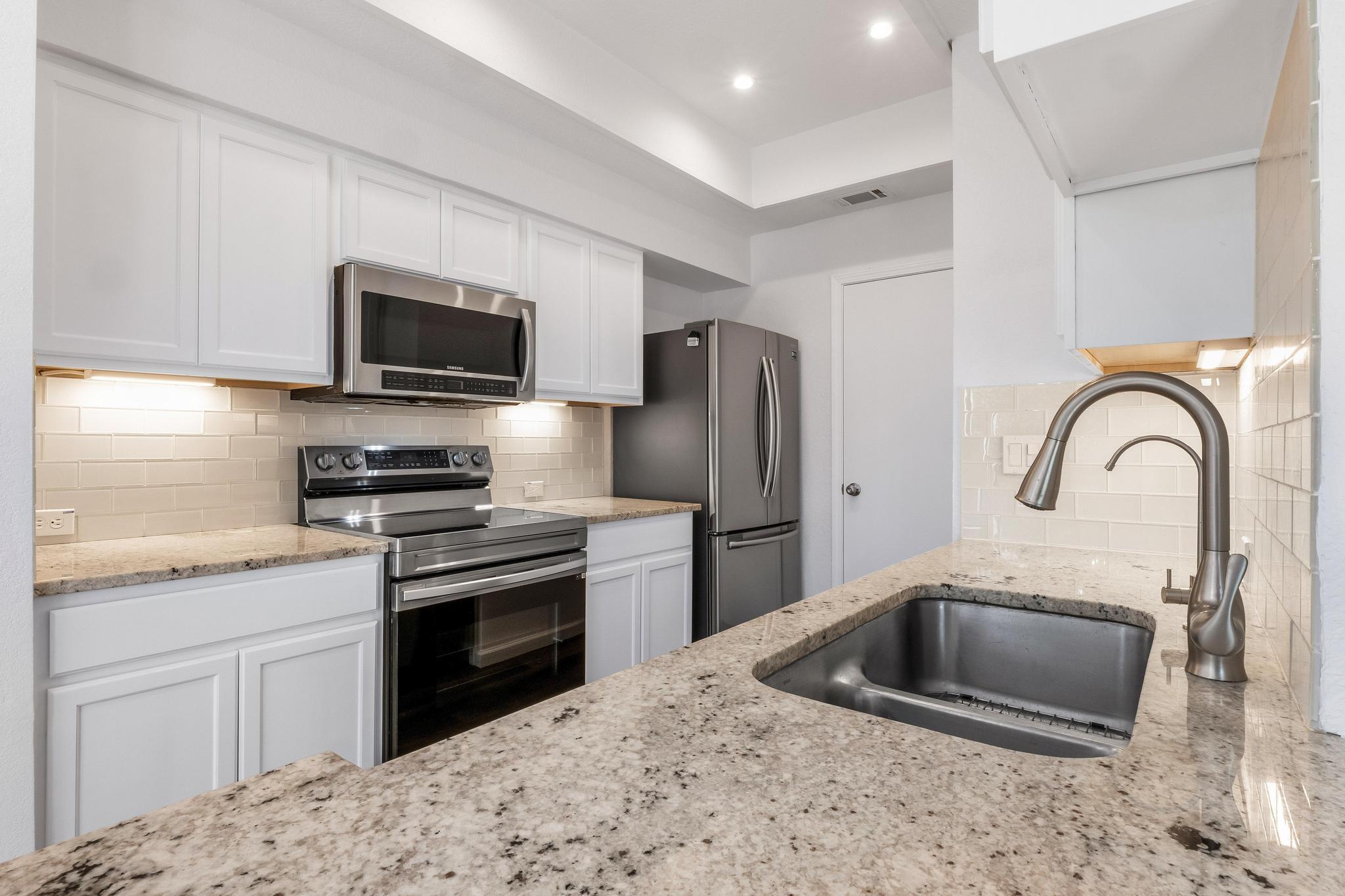 4711 Spicewood Springs Rd # 166, Austin, TX 78759