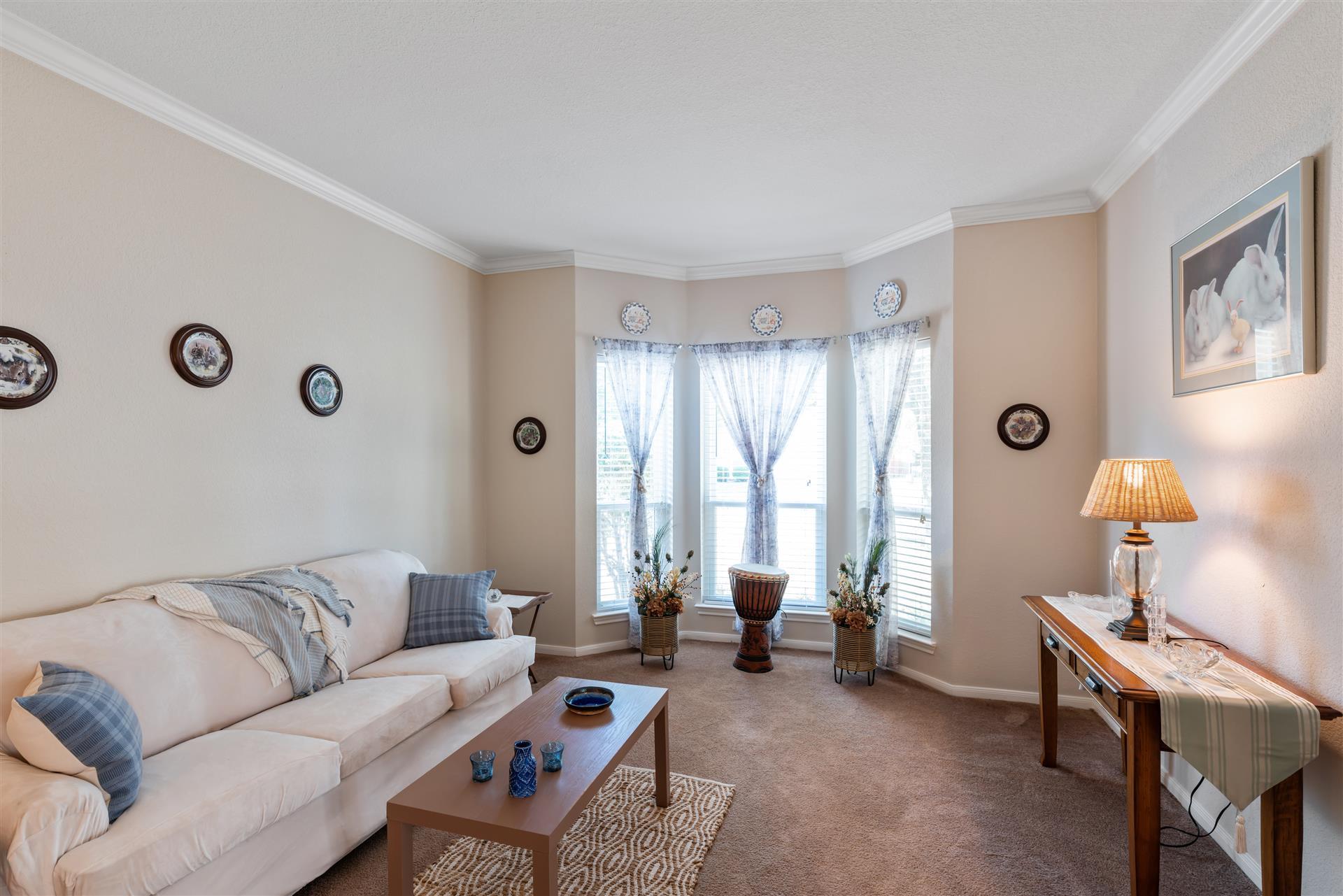 103 E Oxford Dr, Pflugerville, TX 78660