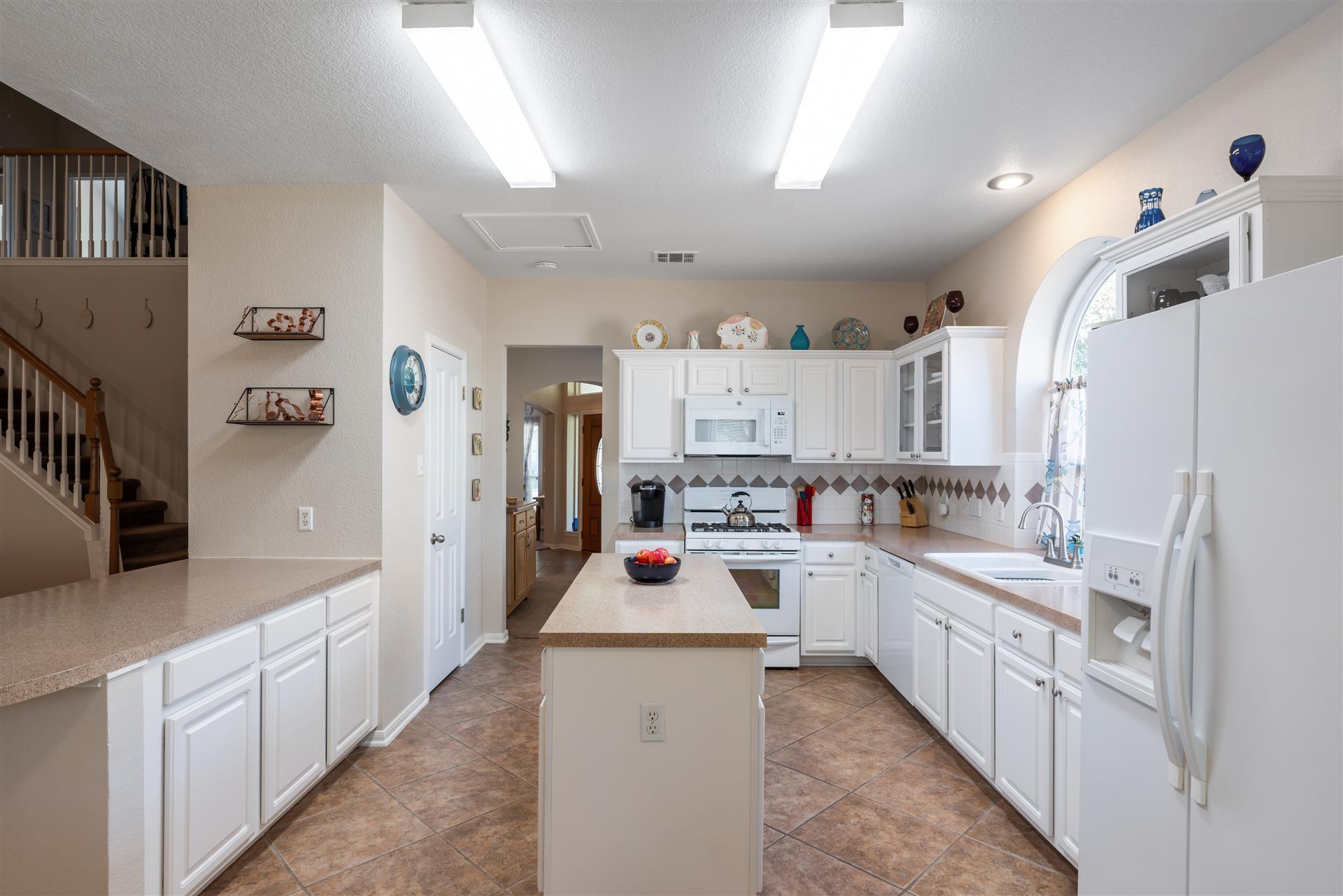 103 E Oxford Dr, Pflugerville, TX 78660