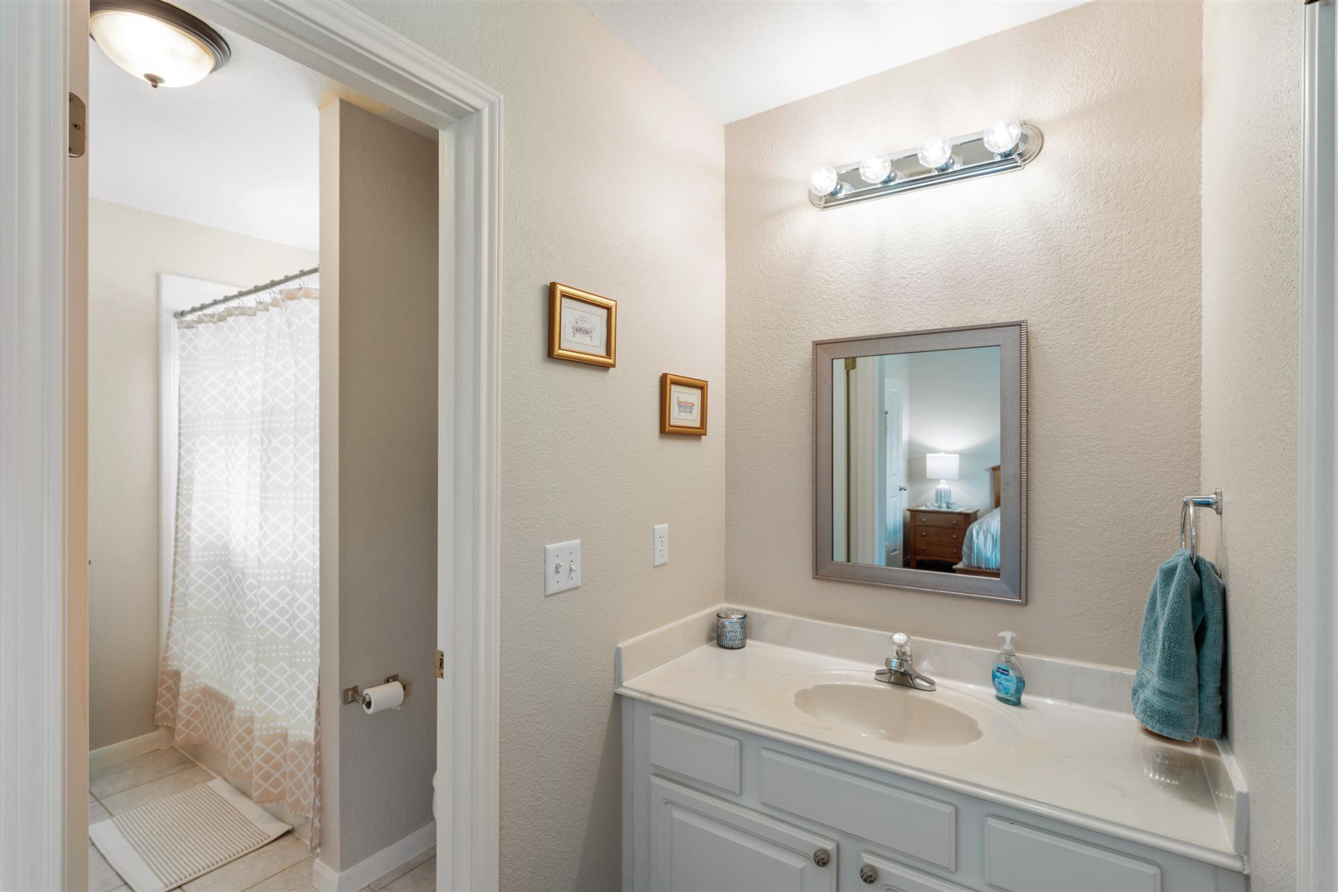 103 E Oxford Dr, Pflugerville, TX 78660