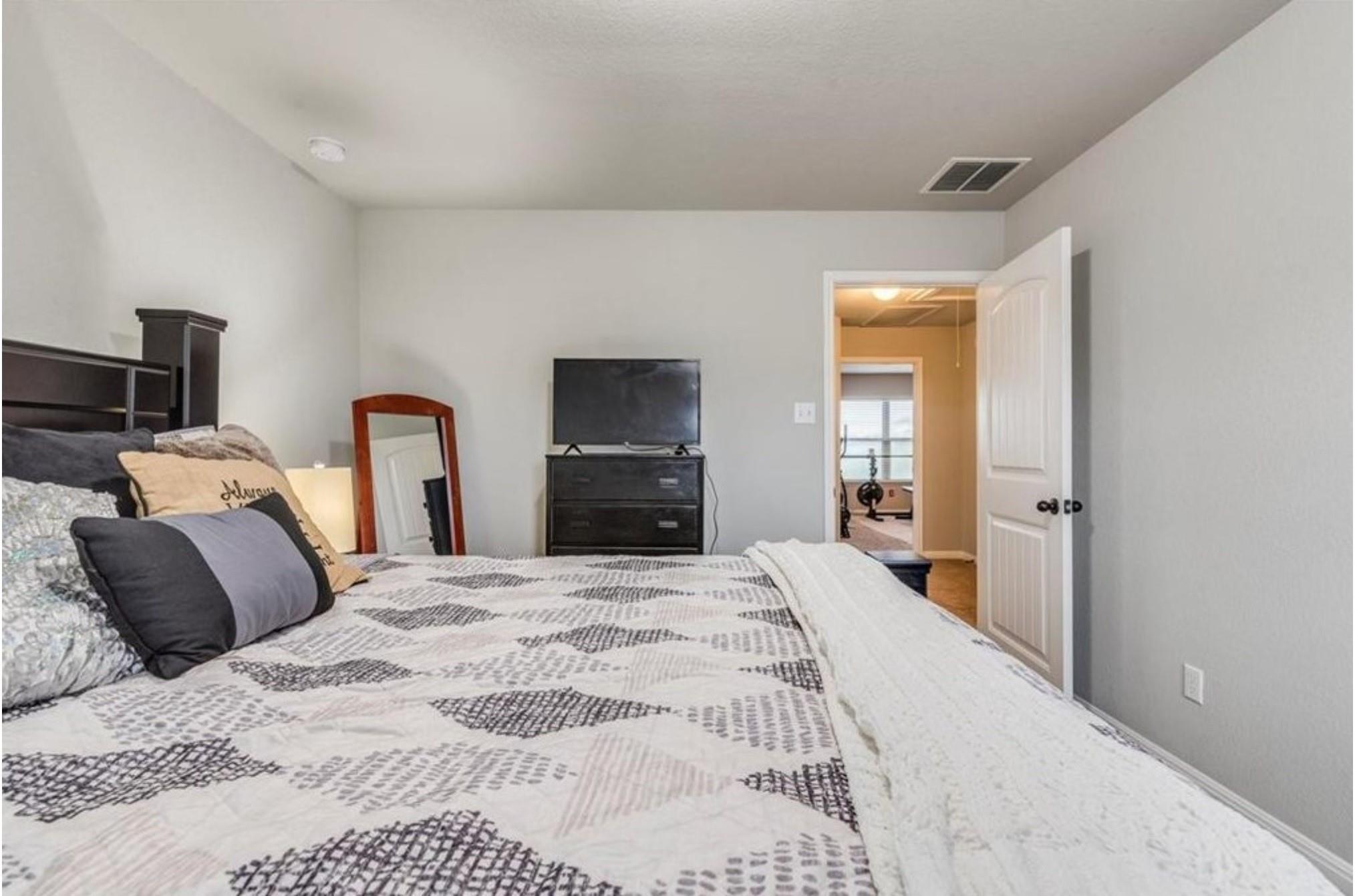 2001 Herzog, Kyle, TX 78640