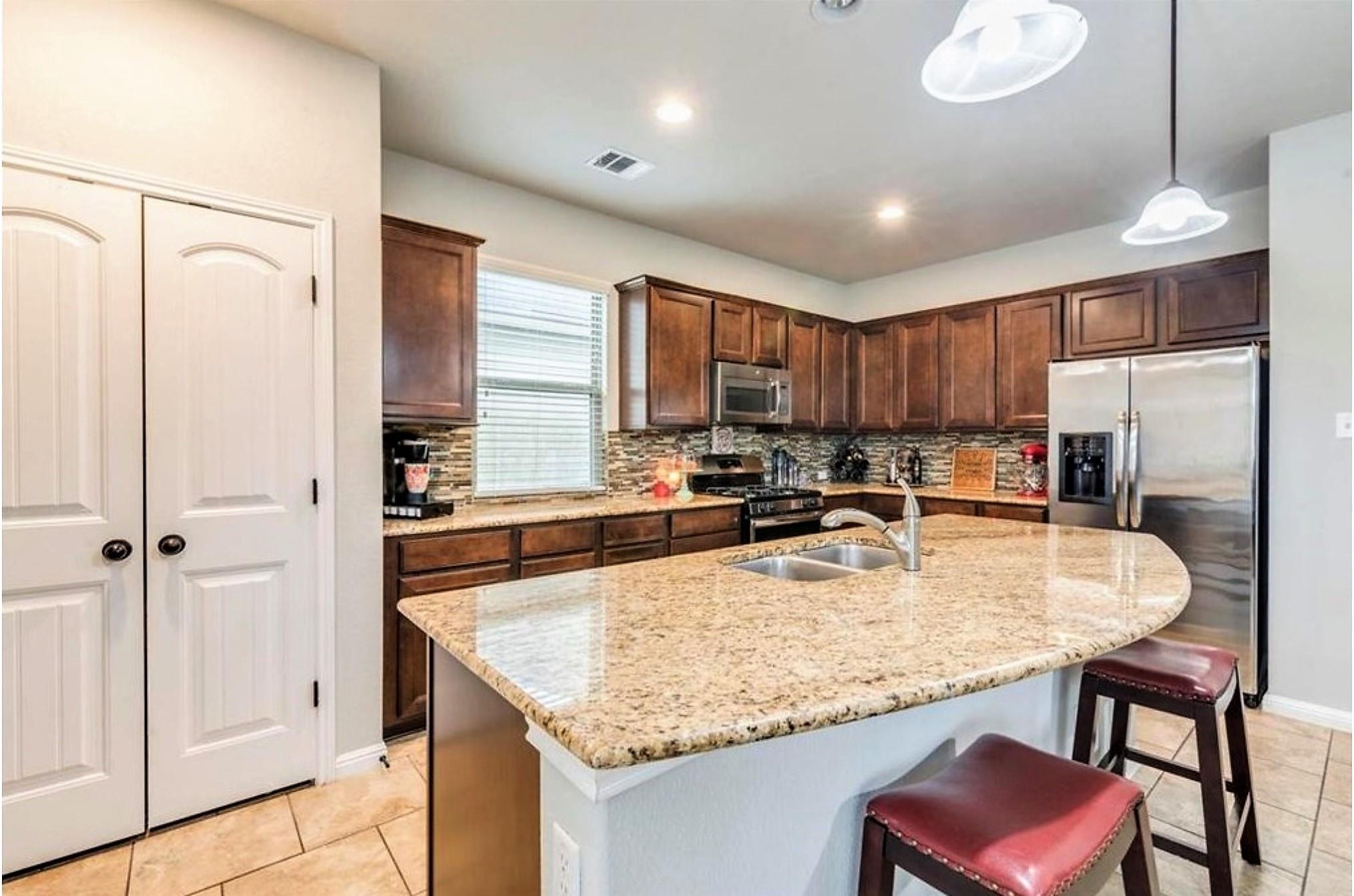 2001 Herzog, Kyle, TX 78640