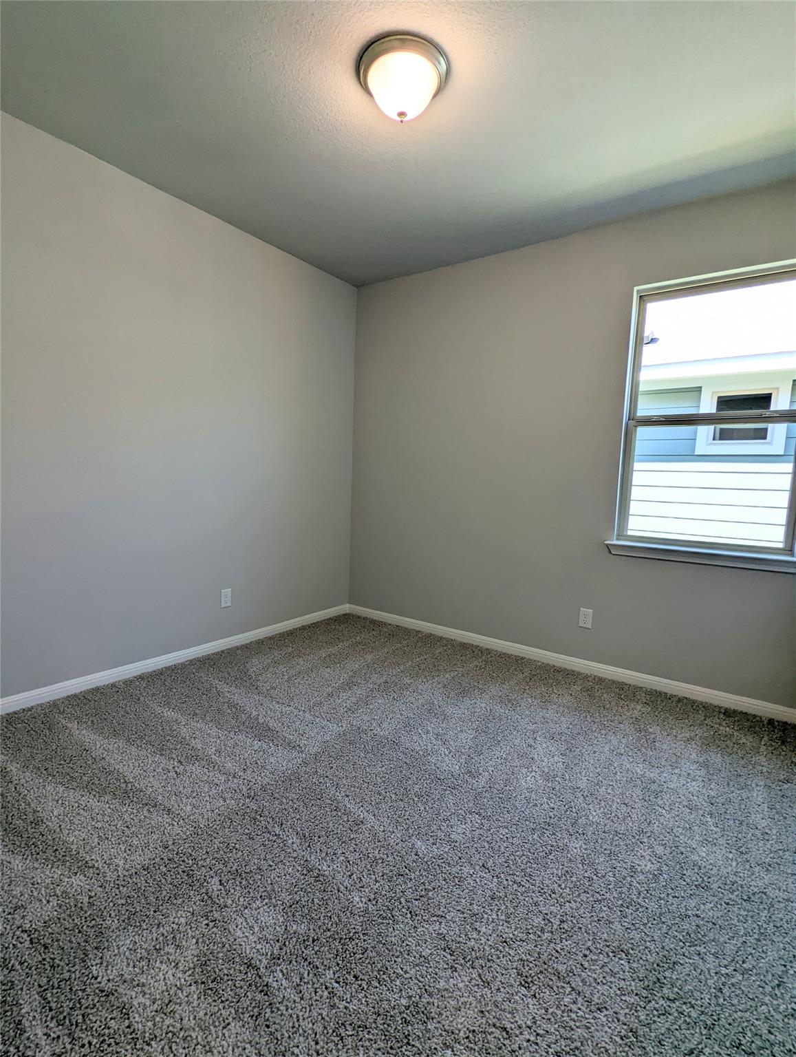 121 Drifter Ln, Jarrell, TX 76537