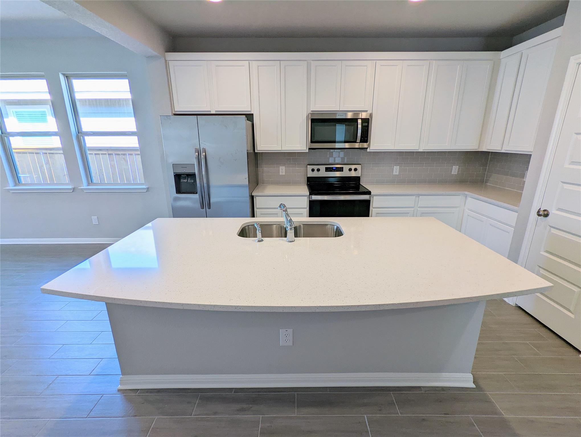 121 Drifter Ln, Jarrell, TX 76537