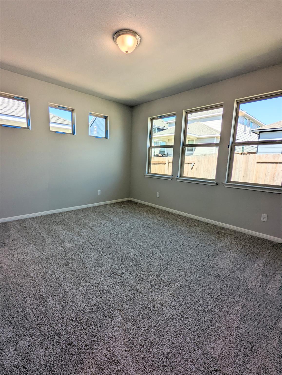 121 Drifter Ln, Jarrell, TX 76537