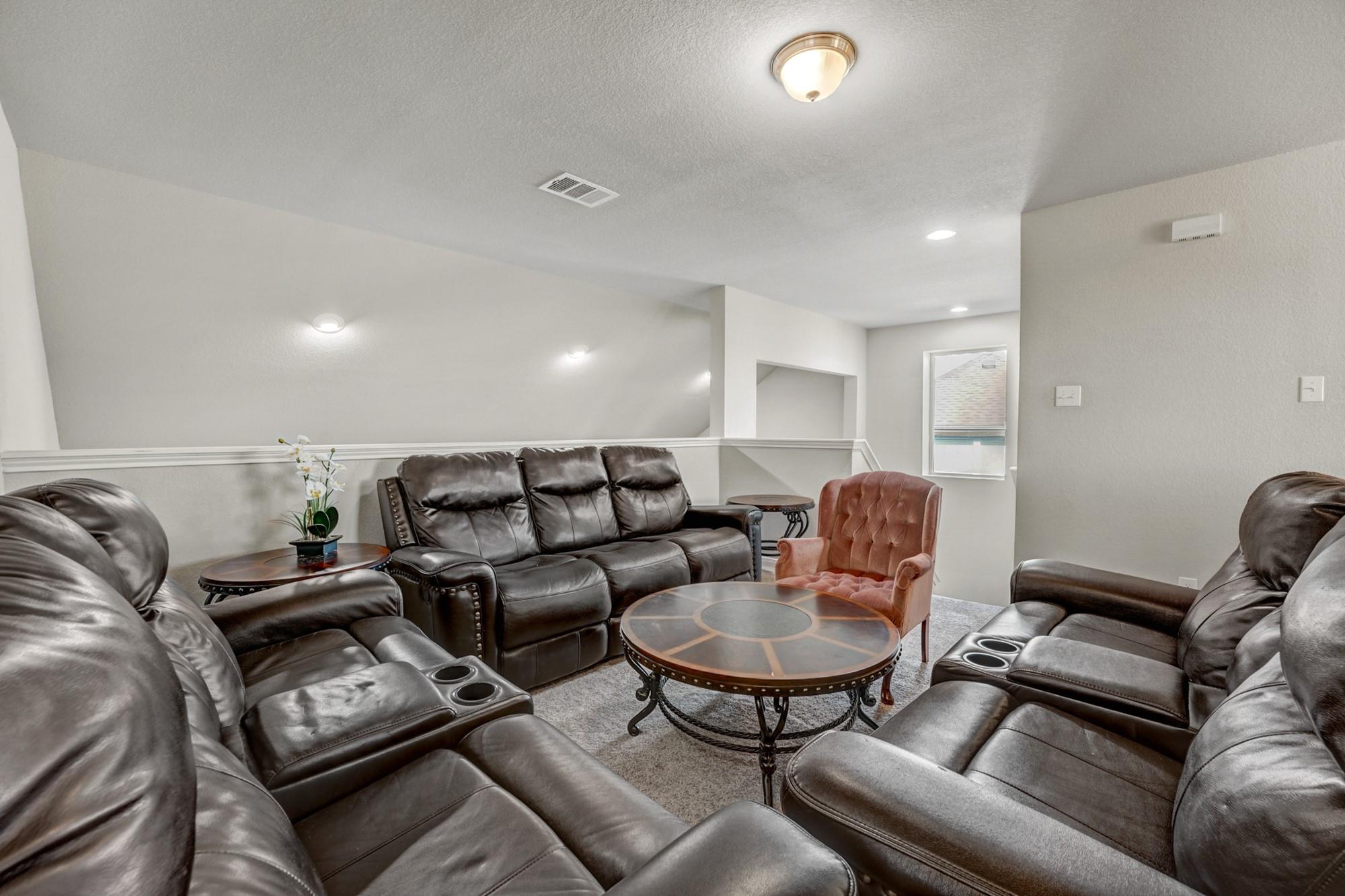 633 Donegal Ln, Georgetown, TX 78626