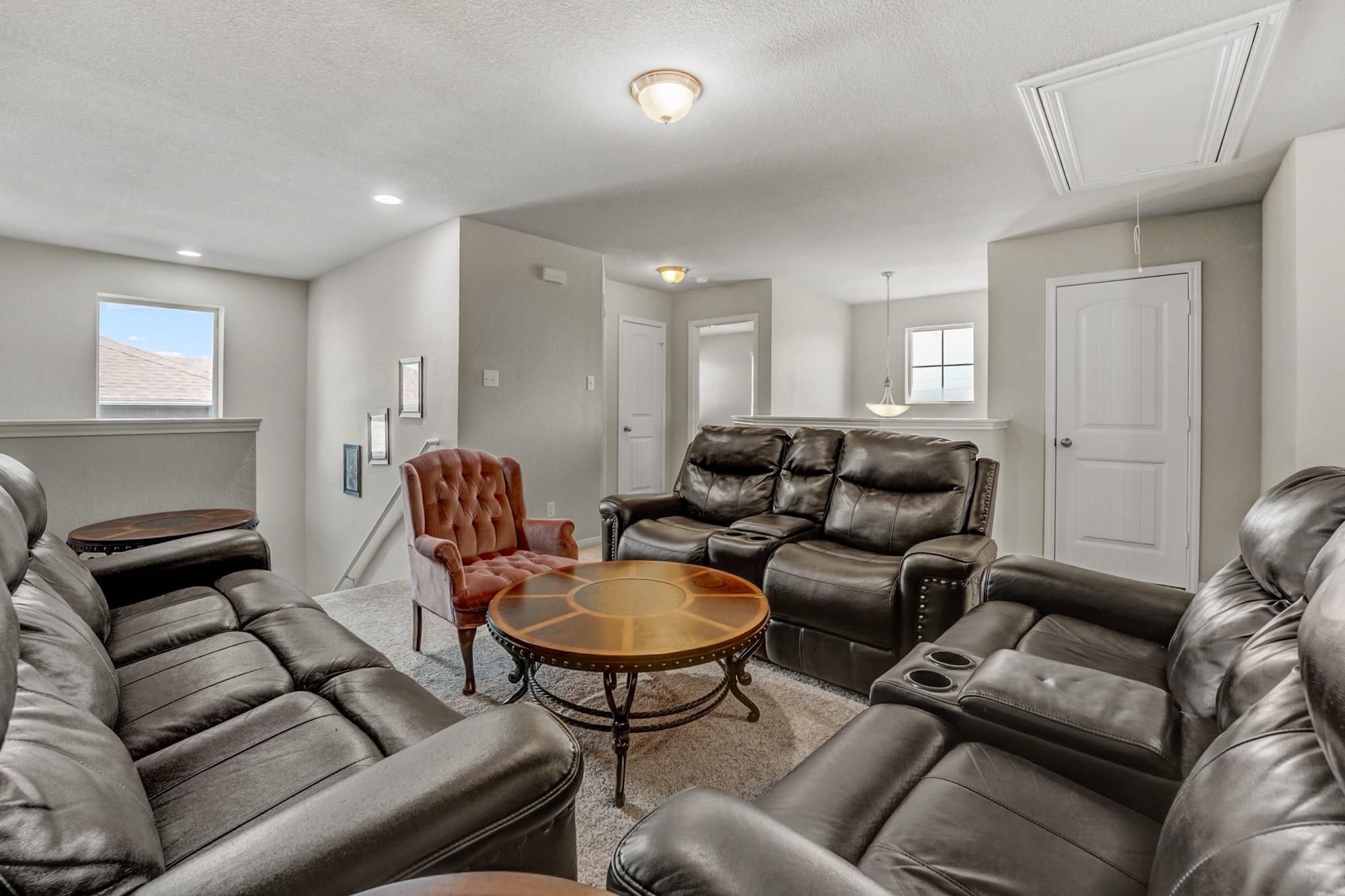 633 Donegal Ln, Georgetown, TX 78626