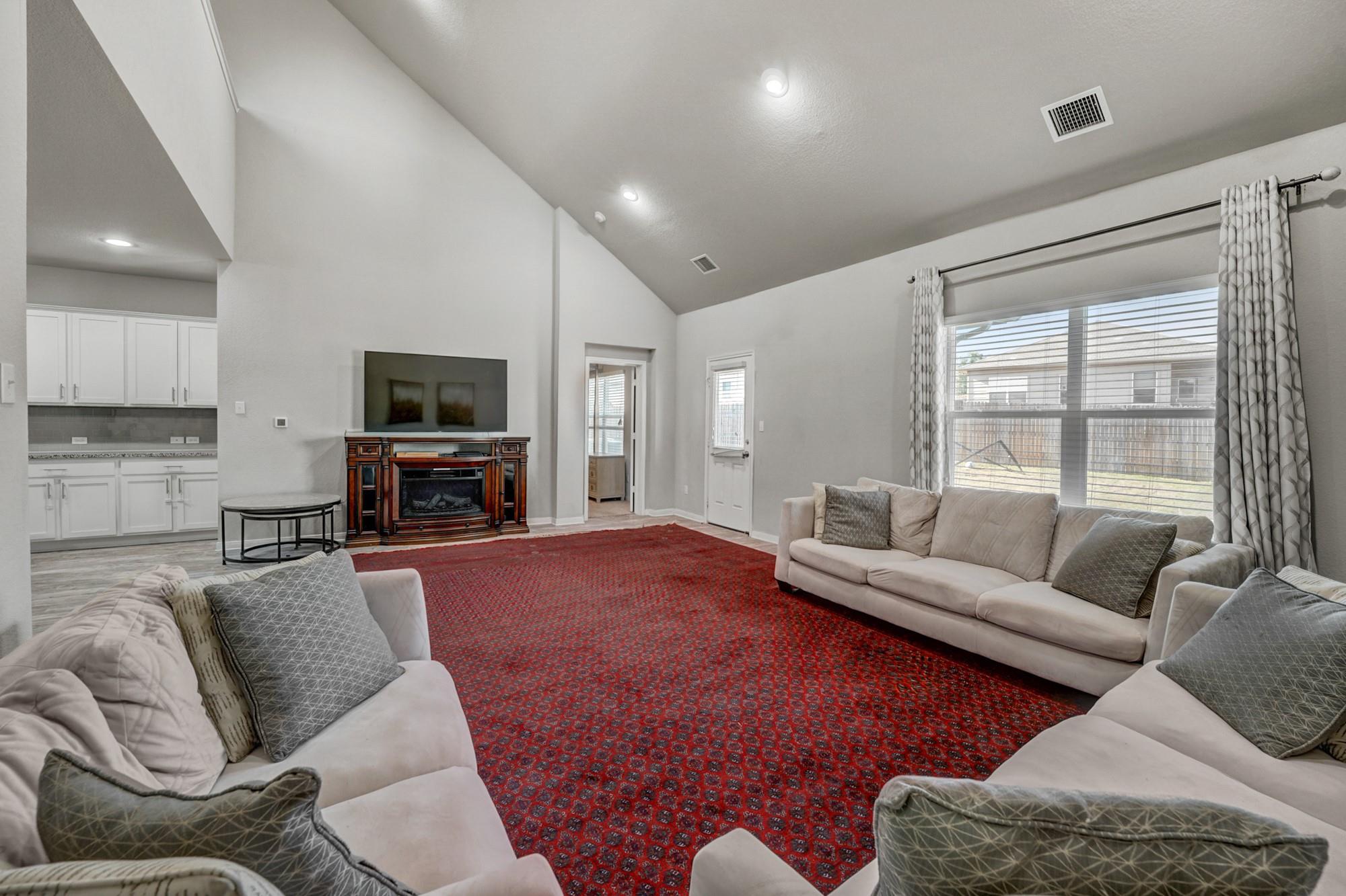 633 Donegal Ln, Georgetown, TX 78626