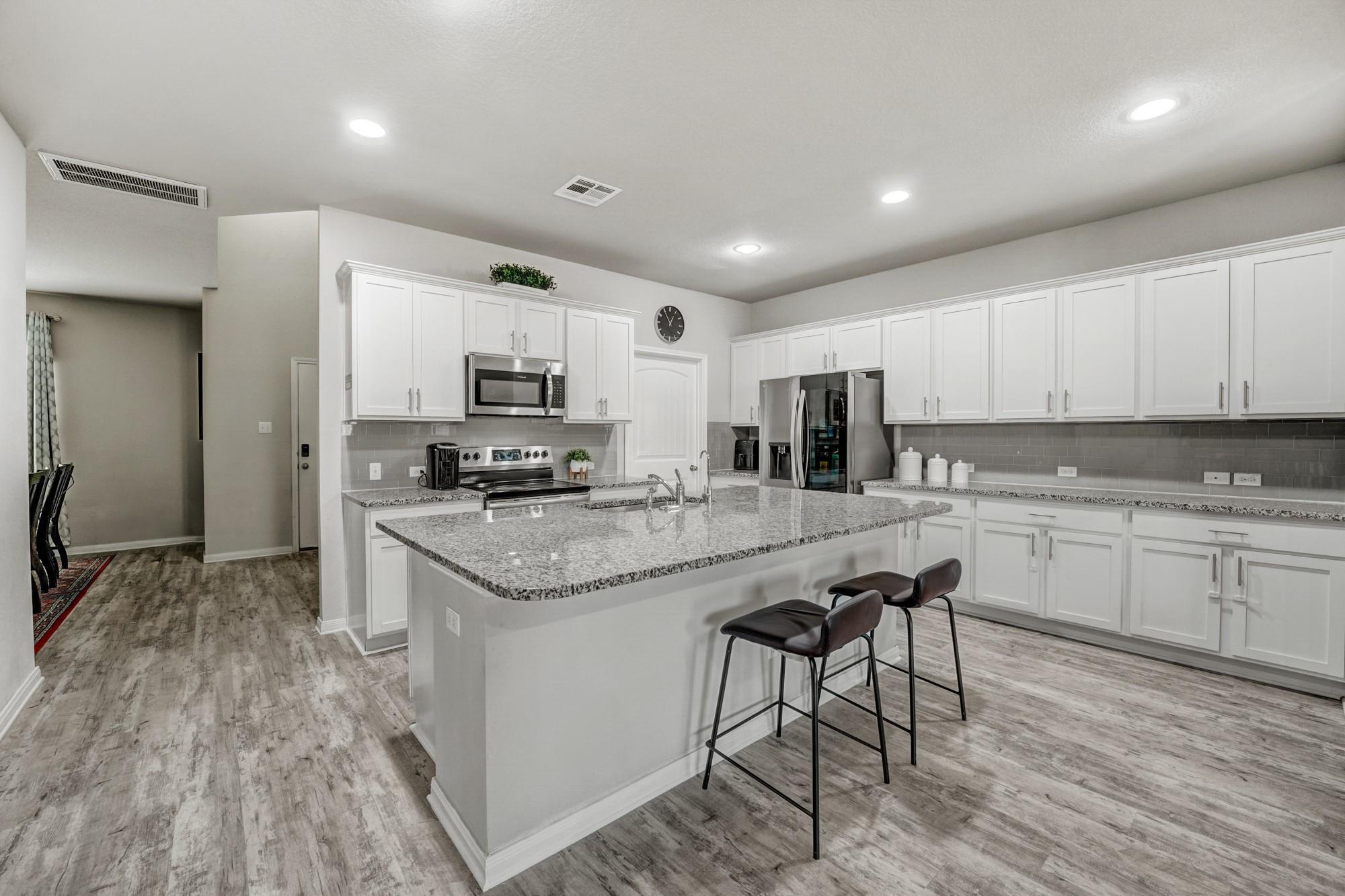 633 Donegal Ln, Georgetown, TX 78626