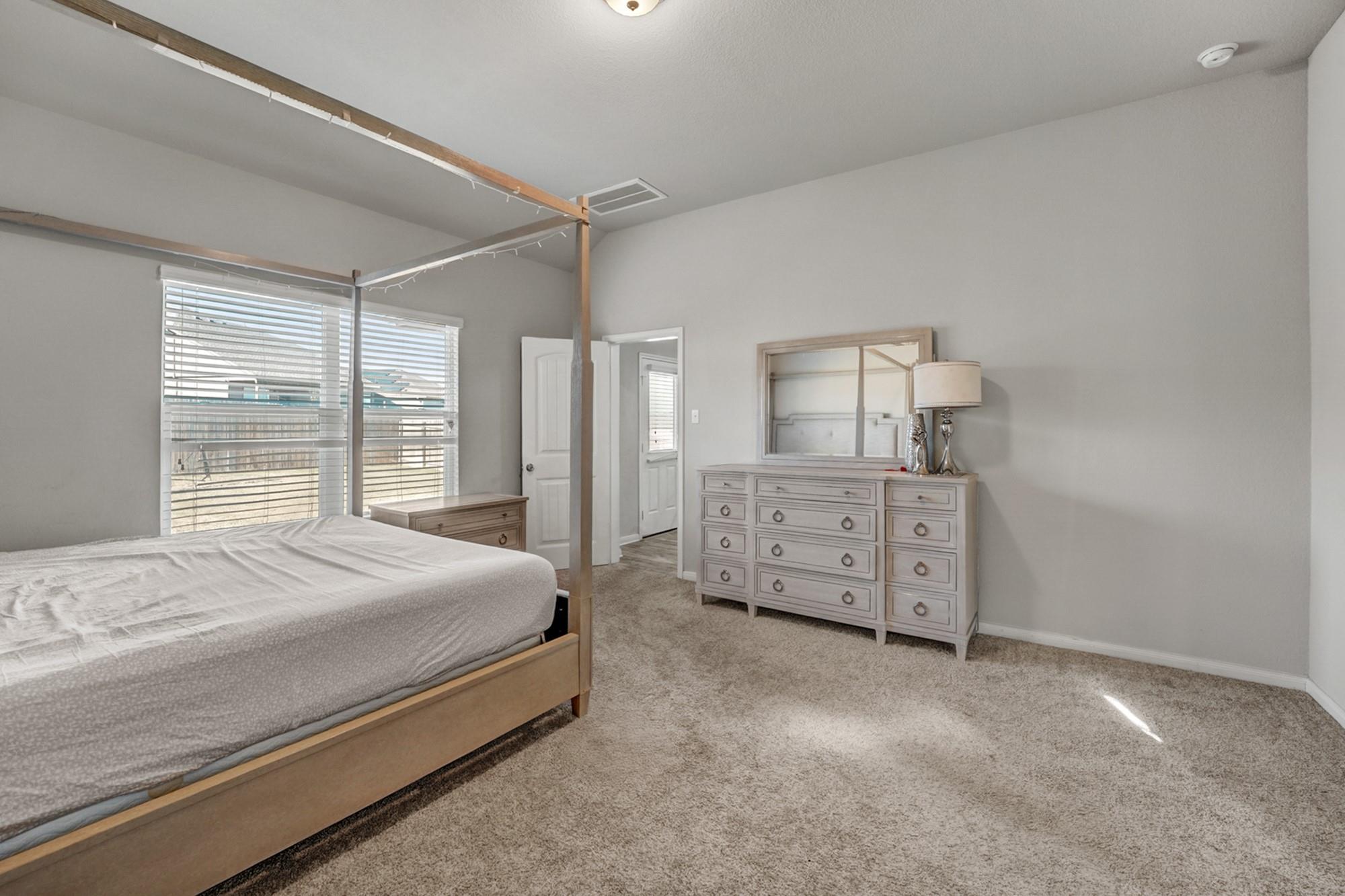 633 Donegal Ln, Georgetown, TX 78626