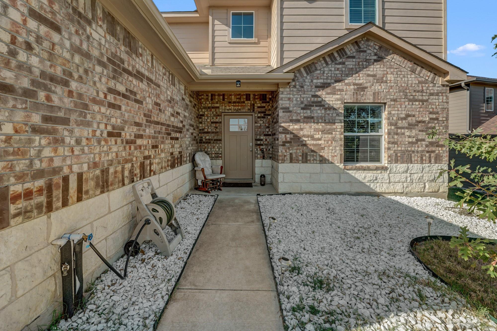 633 Donegal Ln, Georgetown, TX 78626