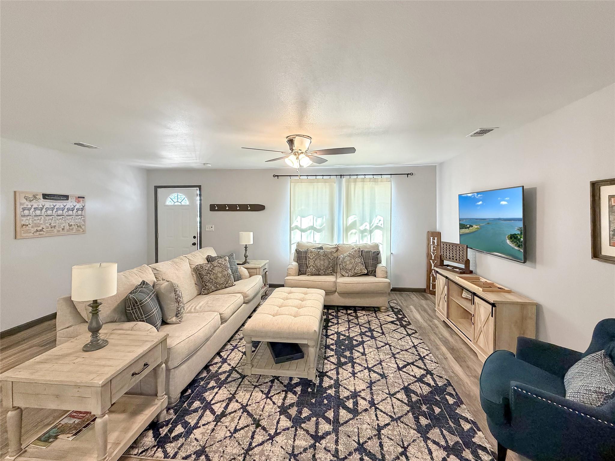 1647 Westview Court Dr, Canyon Lake, TX 78133