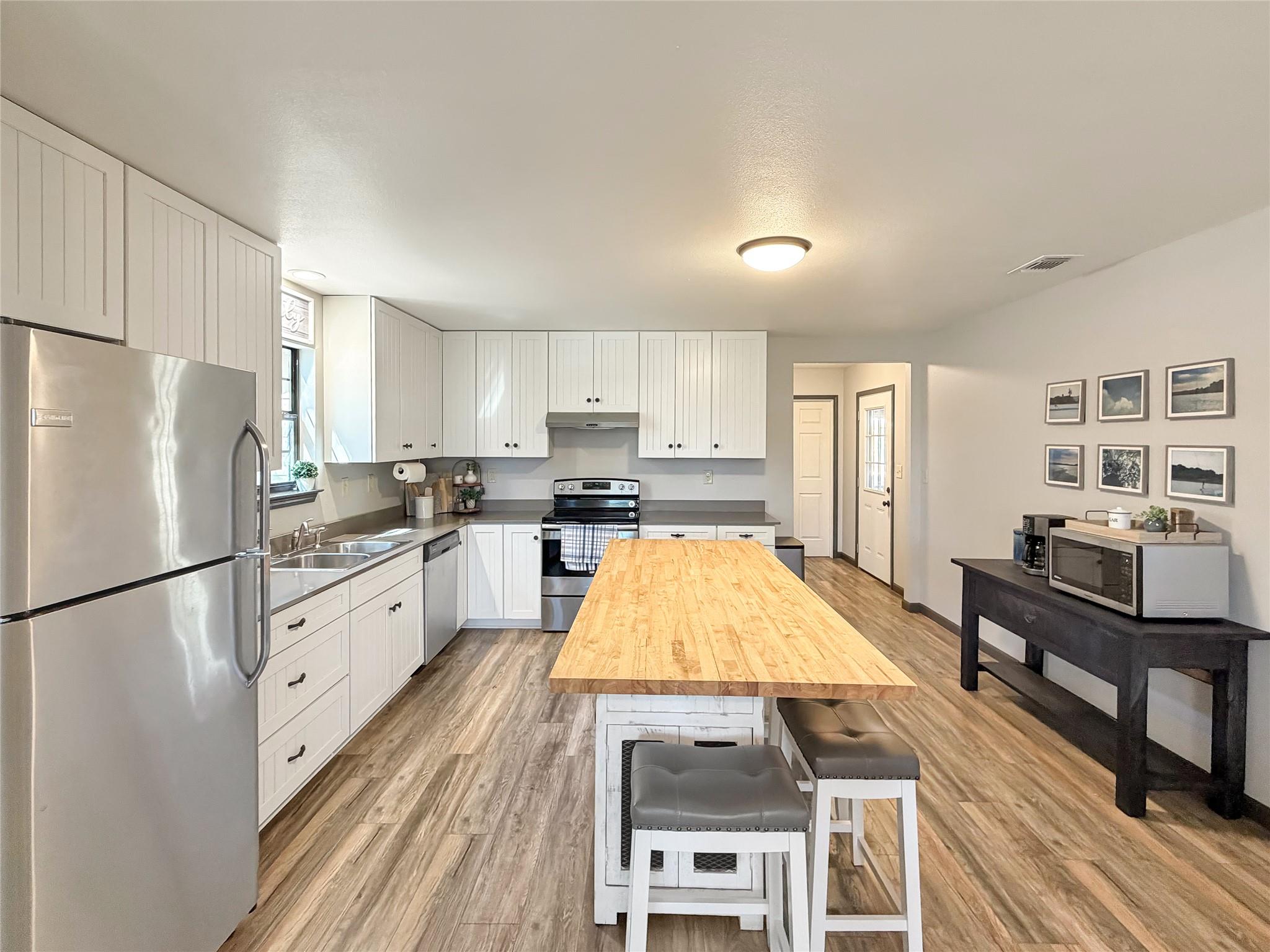 1647 Westview Court Dr, Canyon Lake, TX 78133