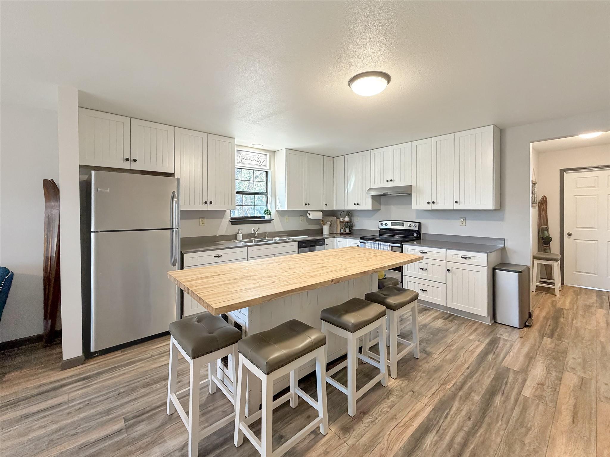 1647 Westview Court Dr, Canyon Lake, TX 78133