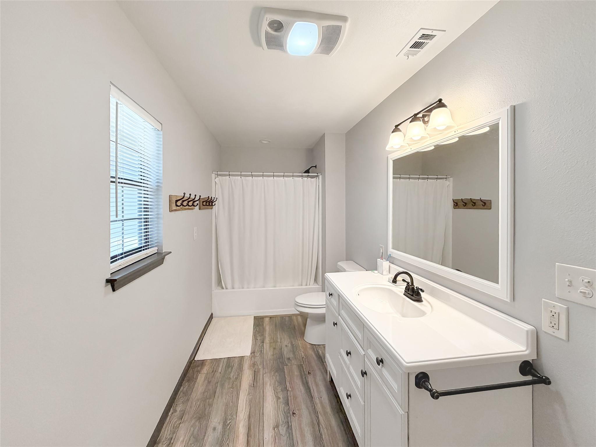 1647 Westview Court Dr, Canyon Lake, TX 78133