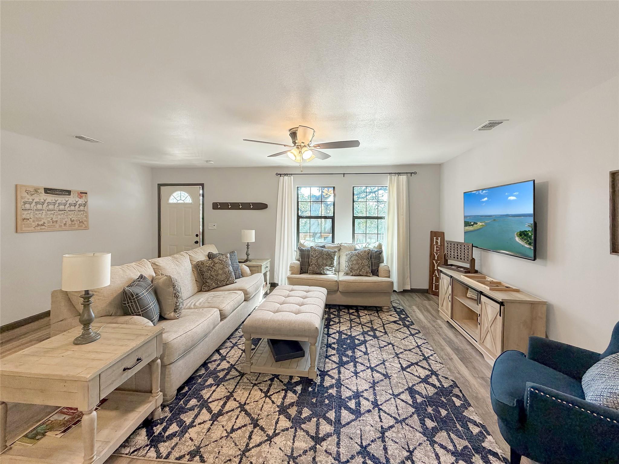 1647 Westview Court Dr, Canyon Lake, TX 78133