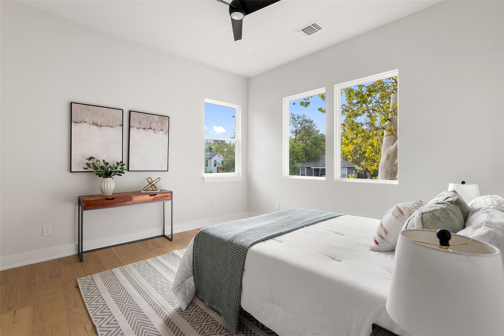 2001 Rountree Dr # 2, Austin, TX 78722