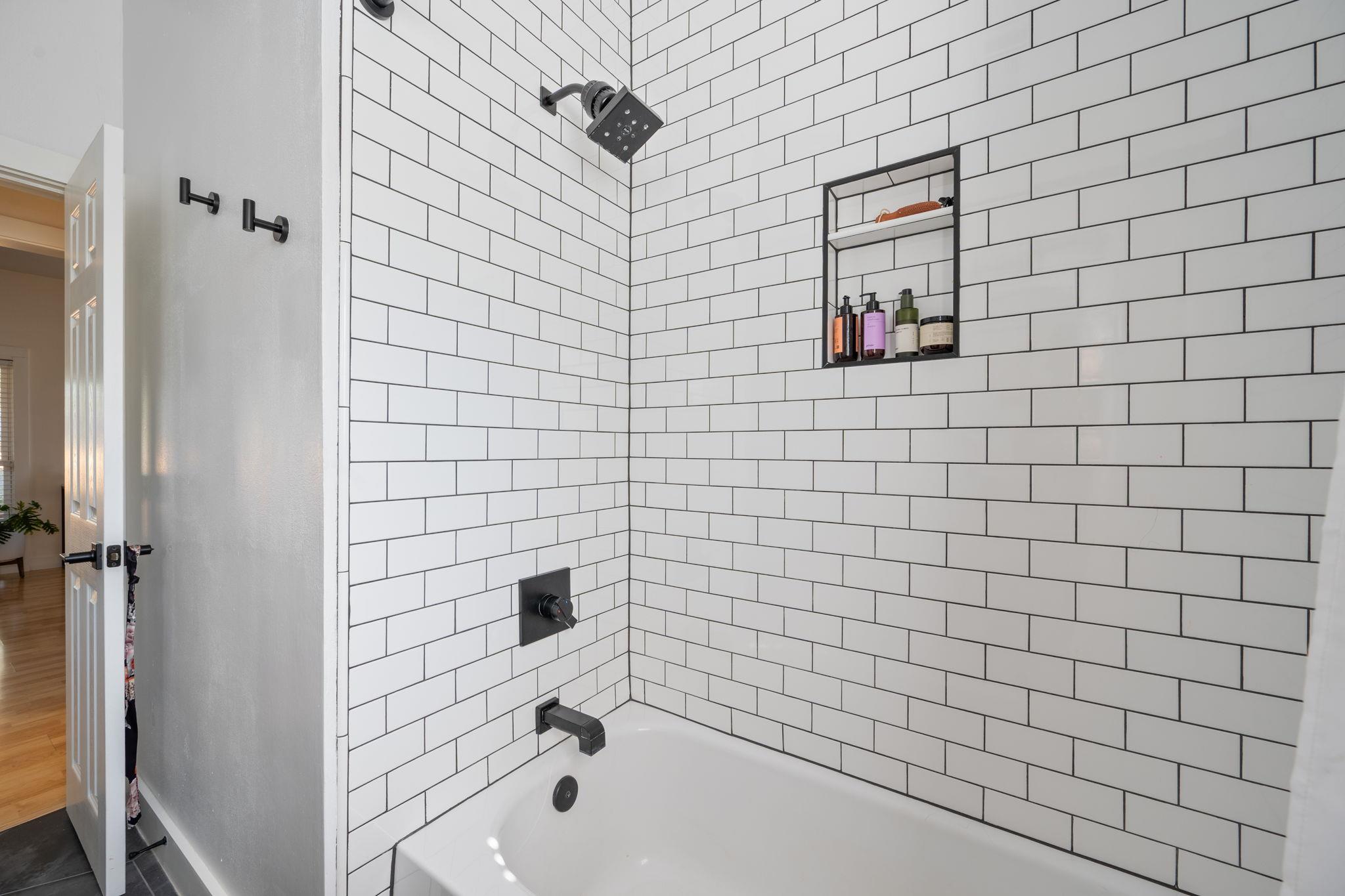 2100 Dixie Ln, Round Rock, TX 78664