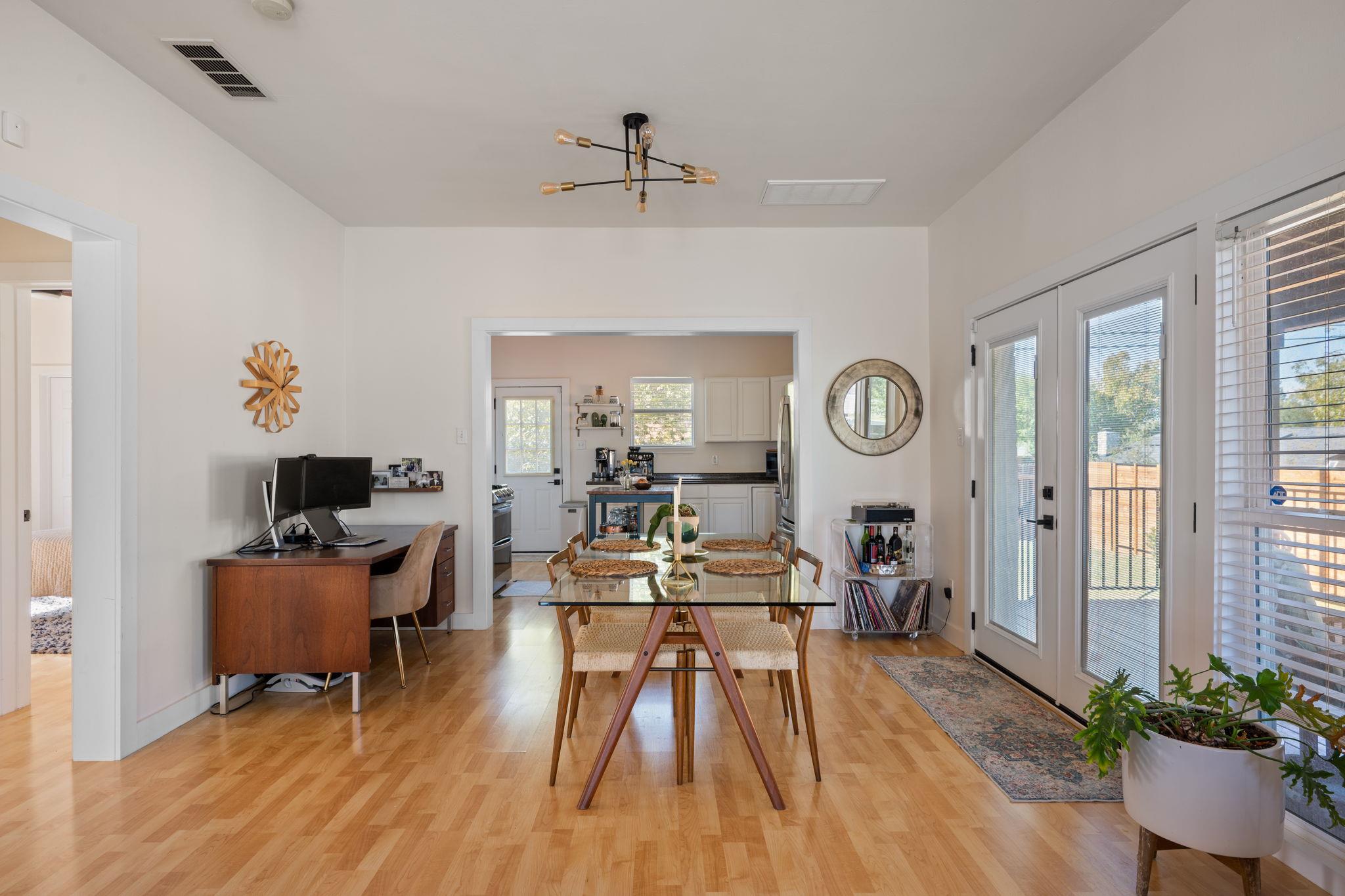 2100 Dixie Ln, Round Rock, TX 78664