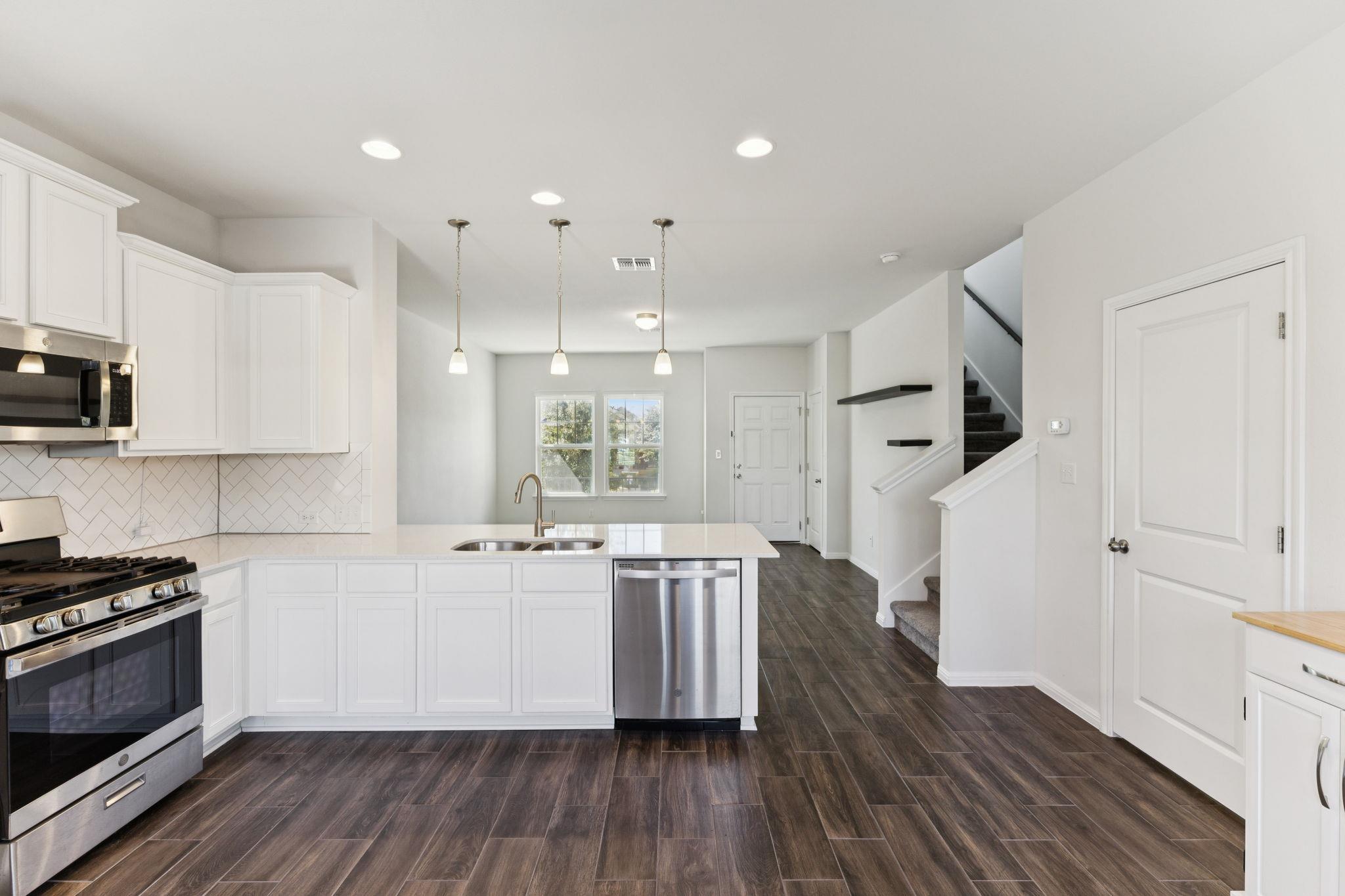 2939 Brand Iron Dr, San Marcos, TX 78666