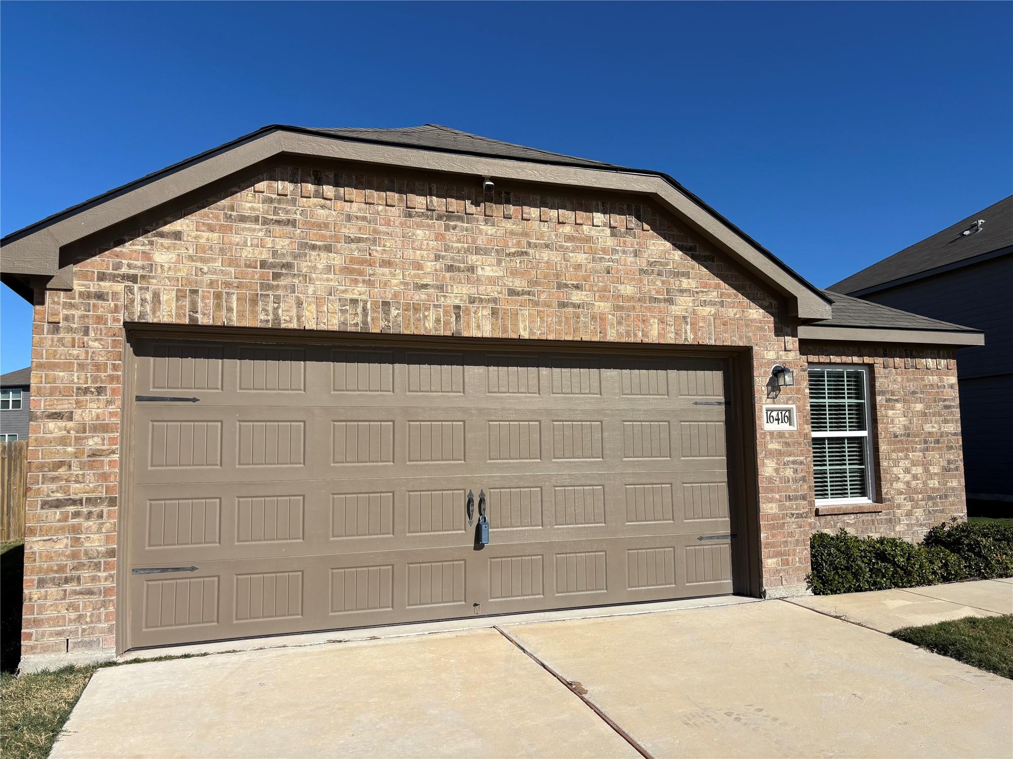 16416 Farmhouse Ln, Elgin, TX 78621