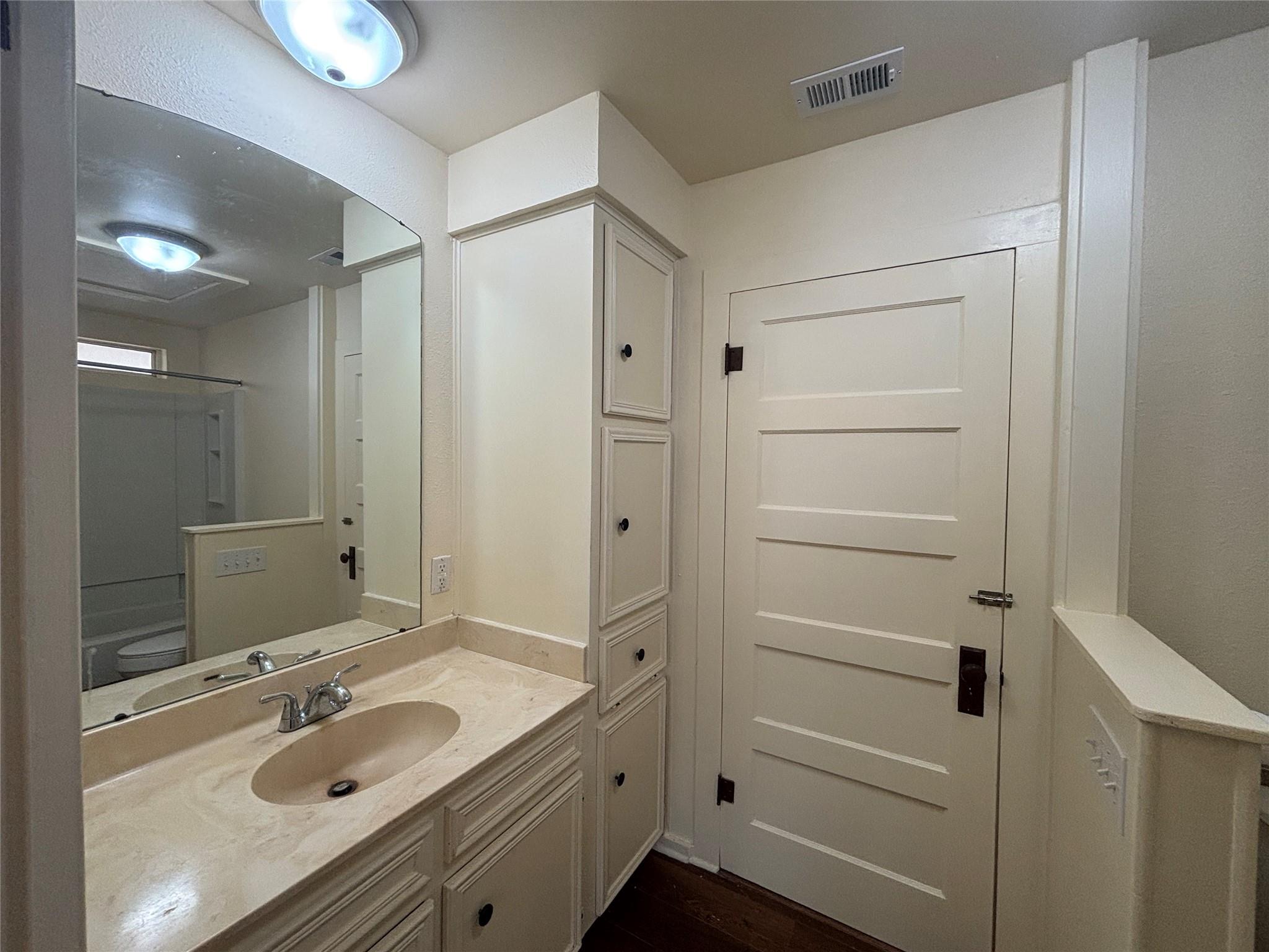 115 N Gabriel St, Leander, TX 78641