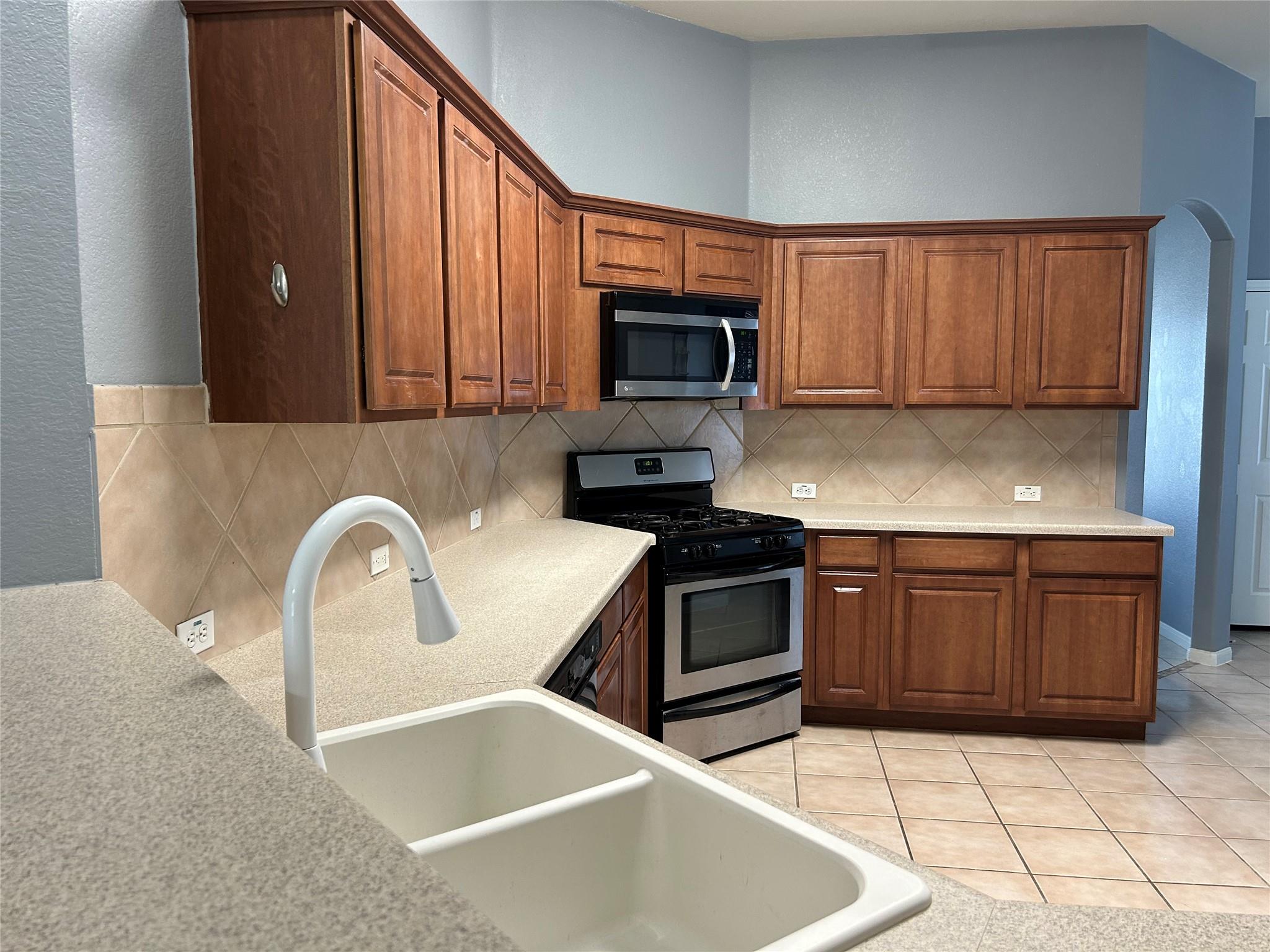 126 Carriage Way, Kyle, TX 78640