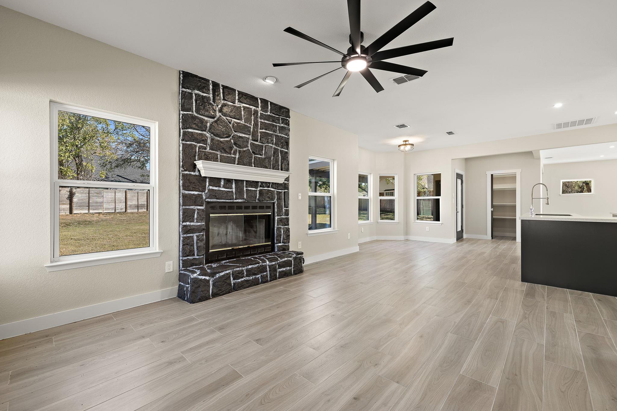 100 Toltec Cv, Kyle, TX 78640