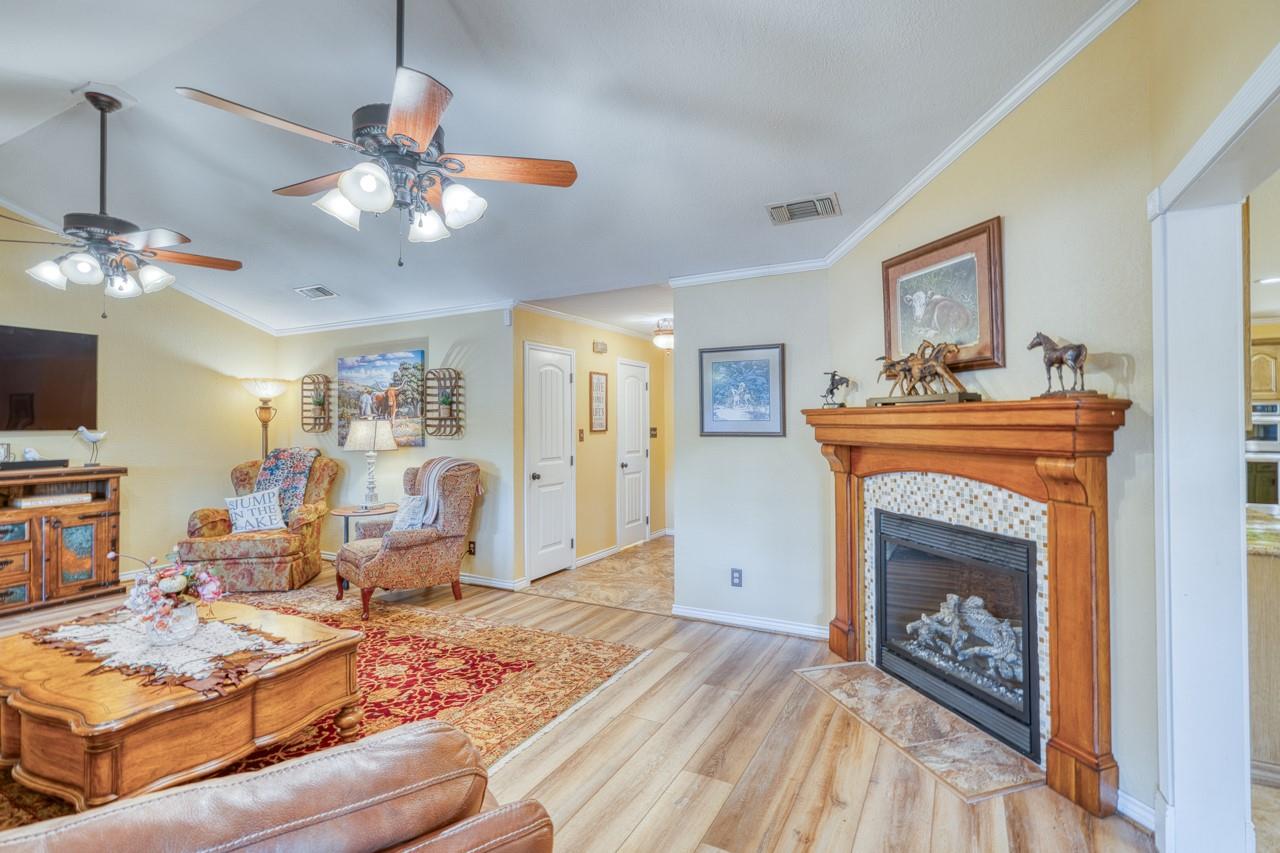 1809 Aztec Trl, Kingsland, TX 78639