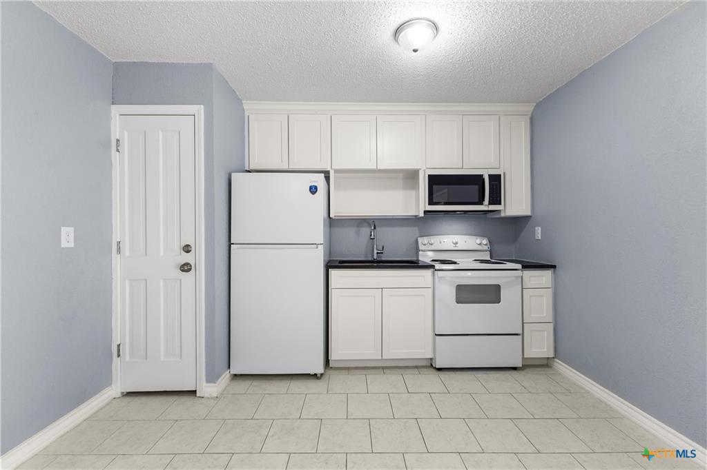 104 E Arlo Rd, Harker Heights, TX 76548