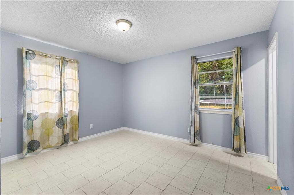 104 E Arlo Rd, Harker Heights, TX 76548