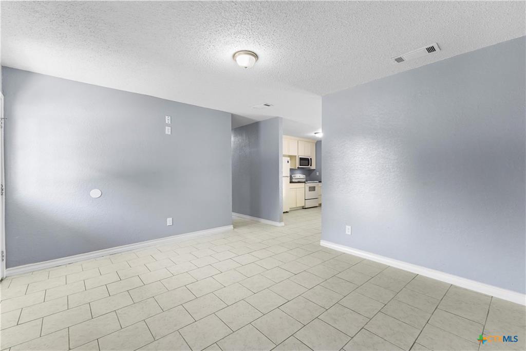 104 E Arlo Rd, Harker Heights, TX 76548