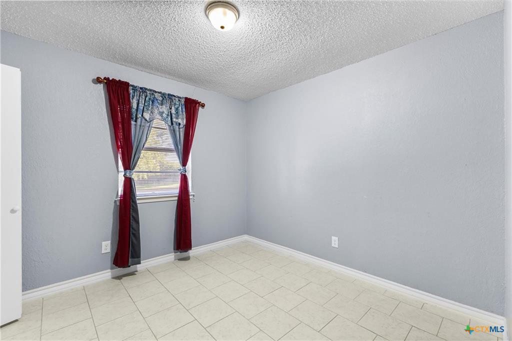 104 E Arlo Rd, Harker Heights, TX 76548