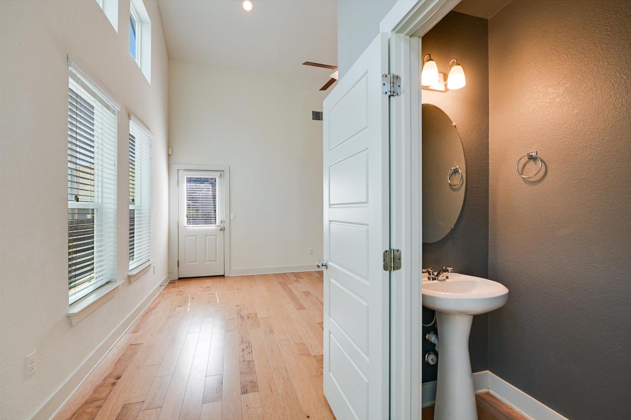 2205 Capulet St, Austin, TX 78741