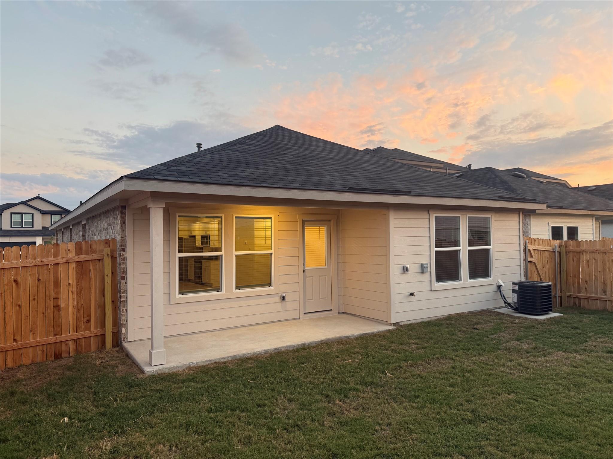 237 NEW ALBANY Ln, San Marcos, TX 78666