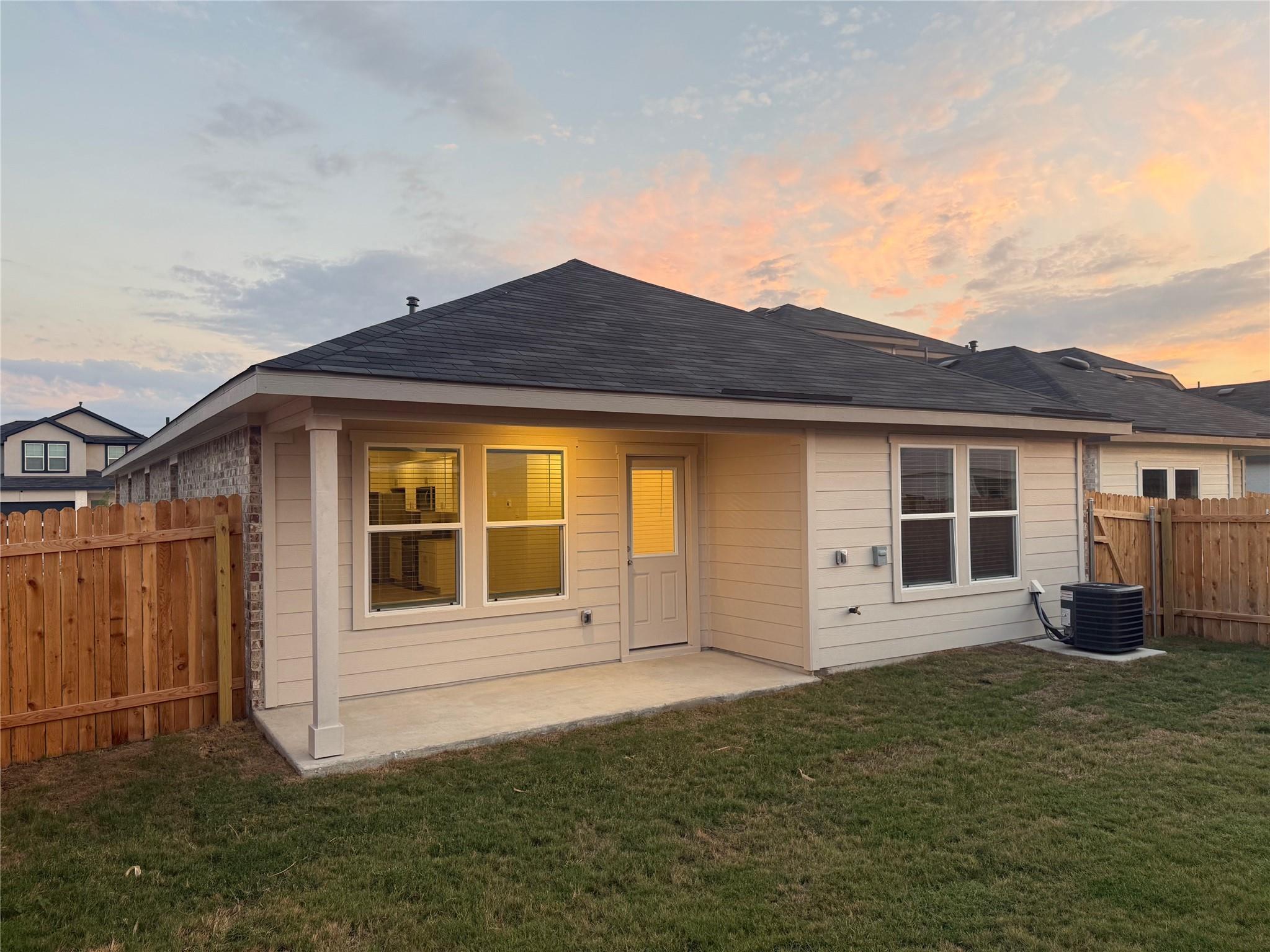 237 NEW ALBANY Ln, San Marcos, TX 78666