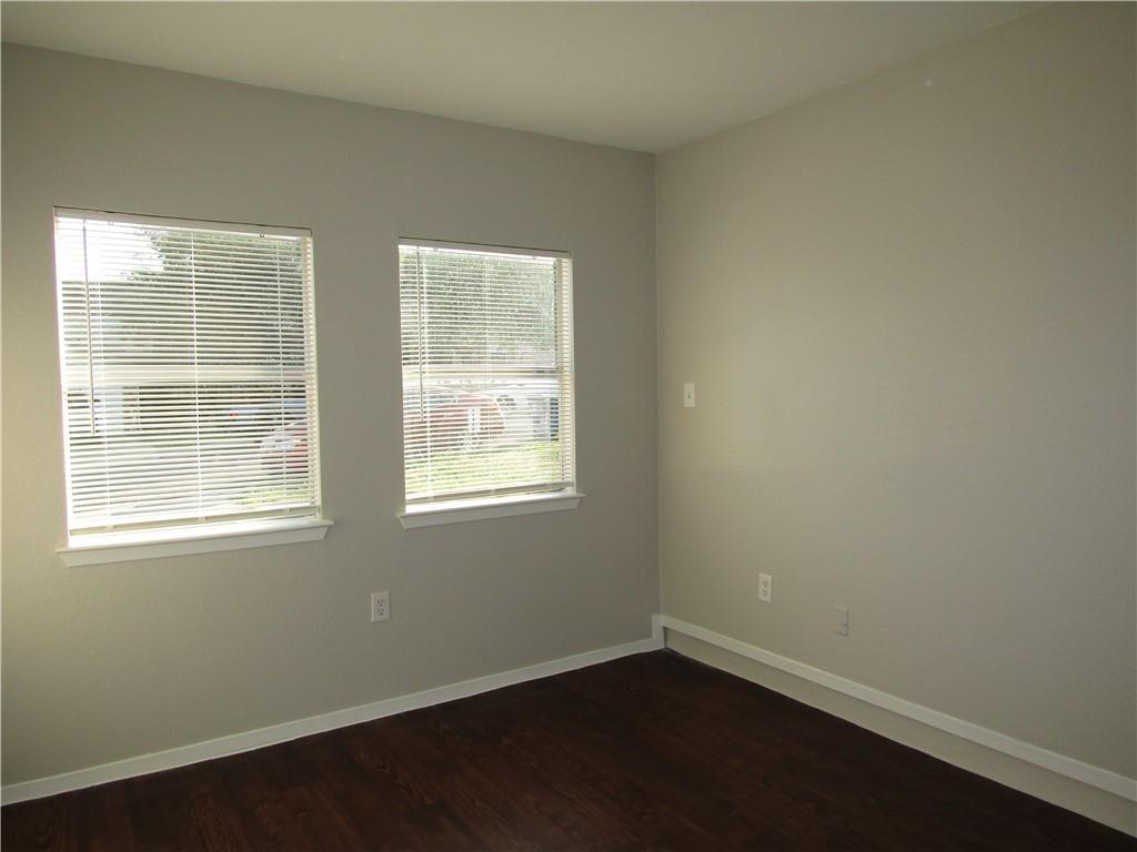 9601 Bear Paw Trl # B, Del Valle, TX 78617