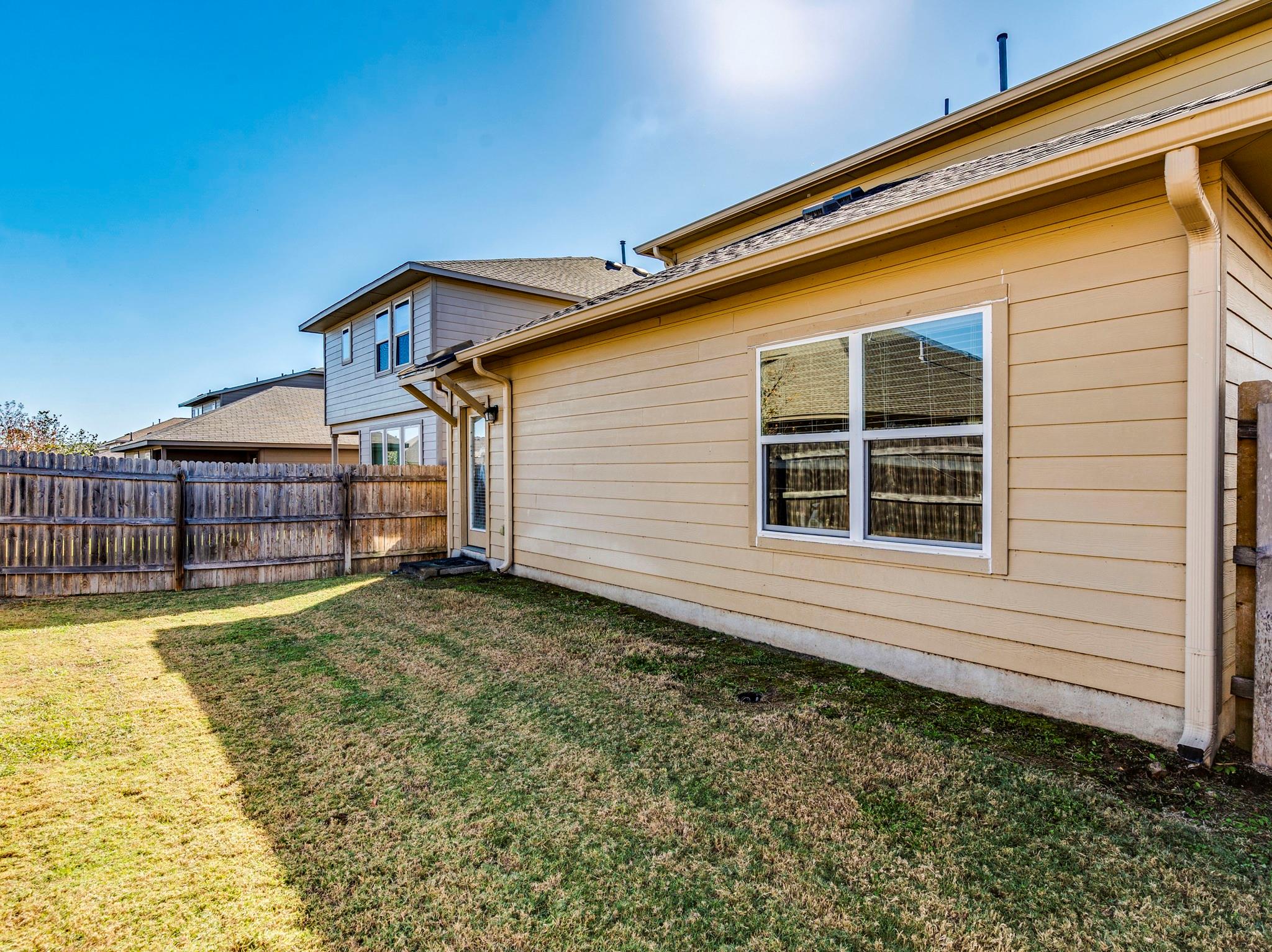 109 Tallow Trl, San Marcos, TX 78666