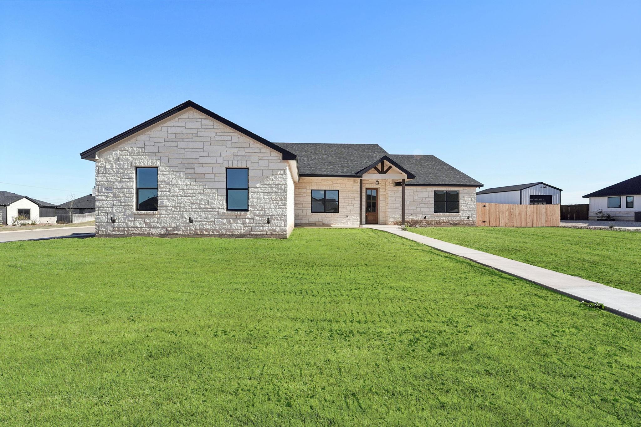 5207 Hollow Ranch Dr, Salado, TX 76571