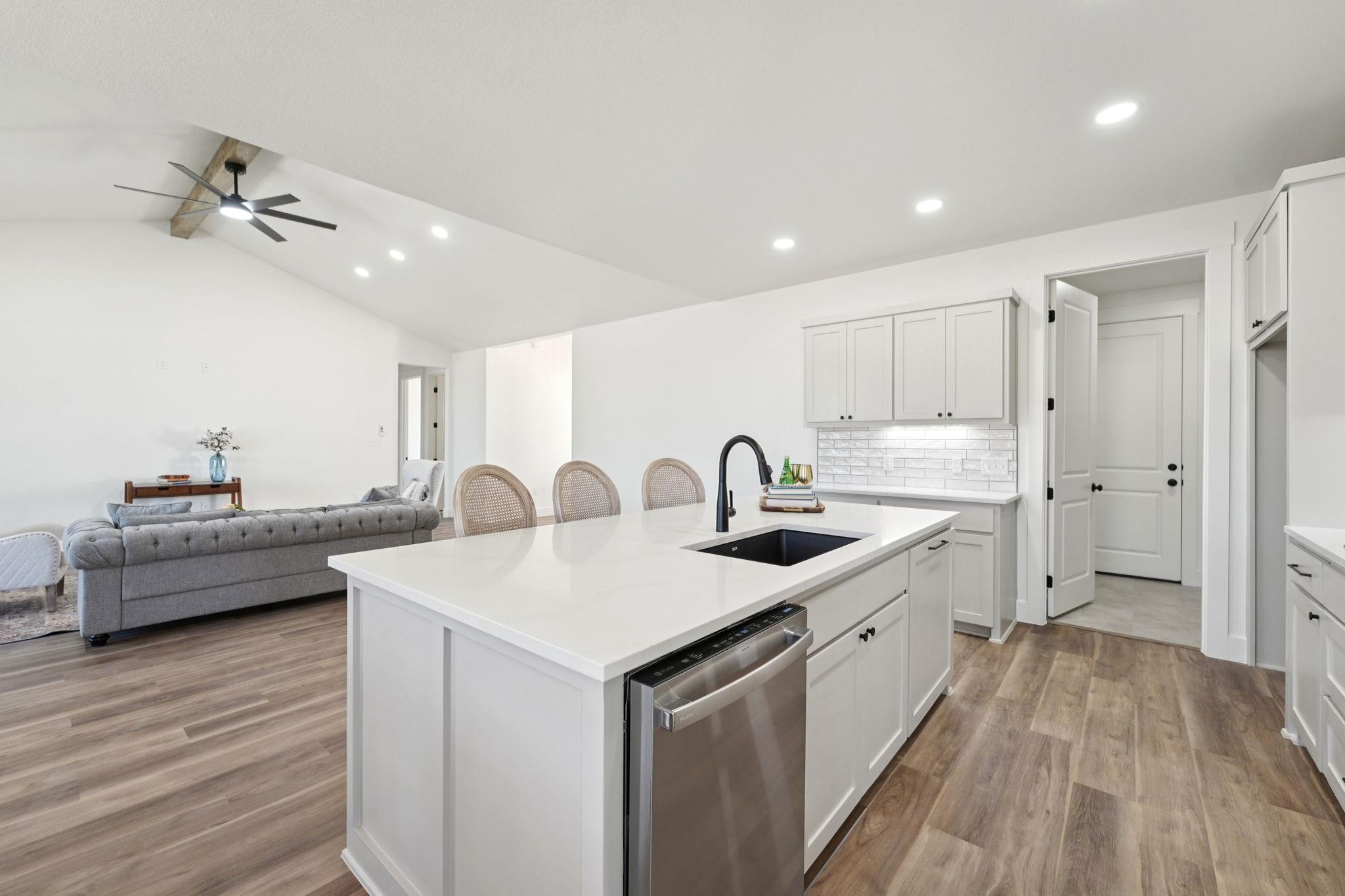 5207 Hollow Ranch Dr, Salado, TX 76571