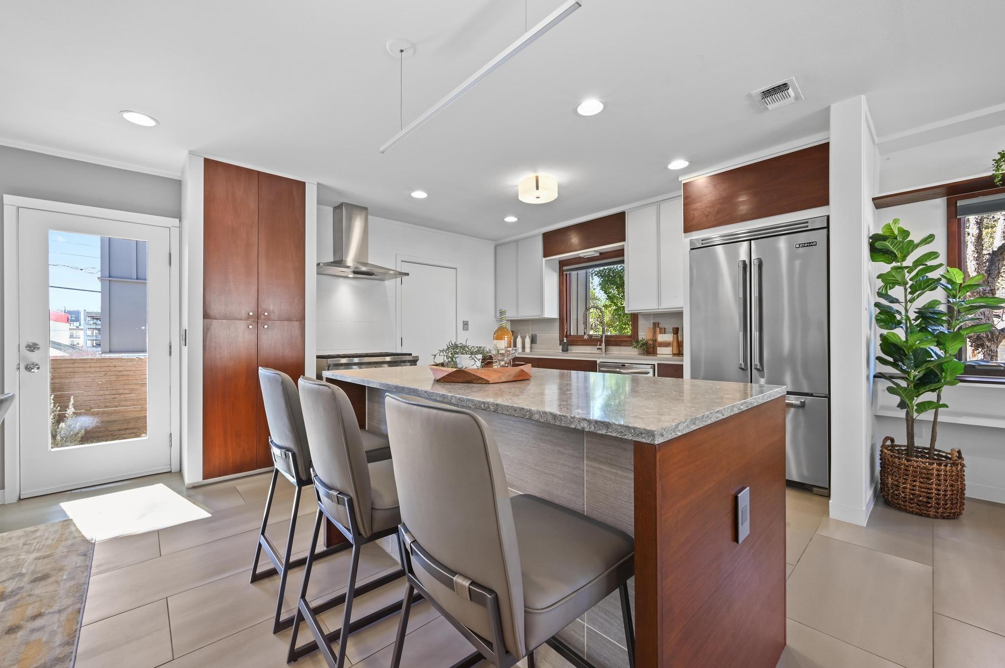 701 Brownlee Cir, Austin, TX 78703