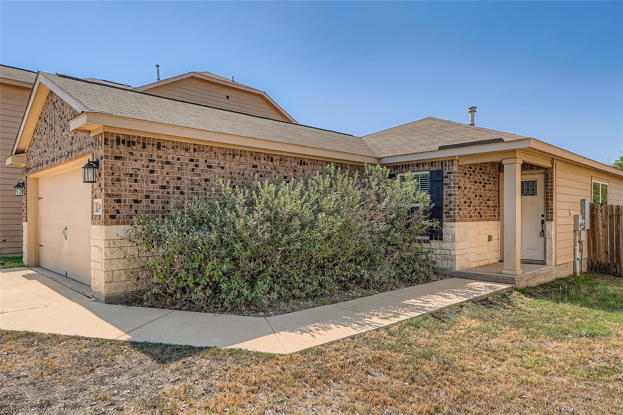 208 Isabel Ln, Kyle, TX 78640