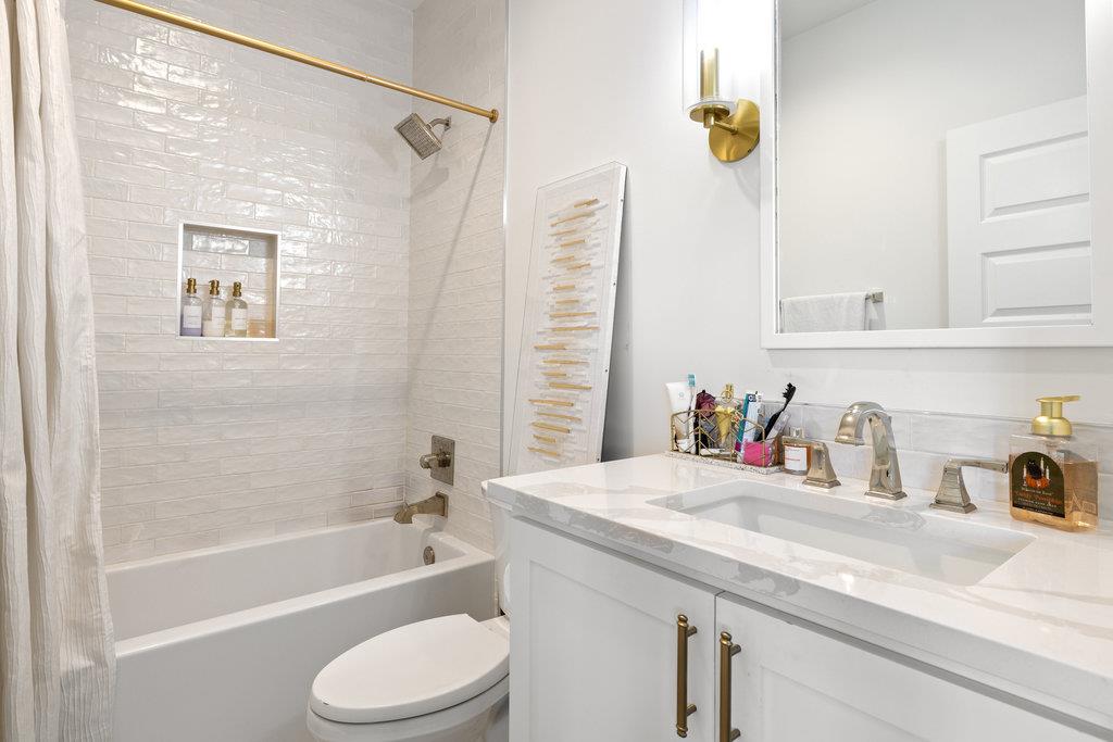 223 Golden Bear Dr, Austin, TX 78738