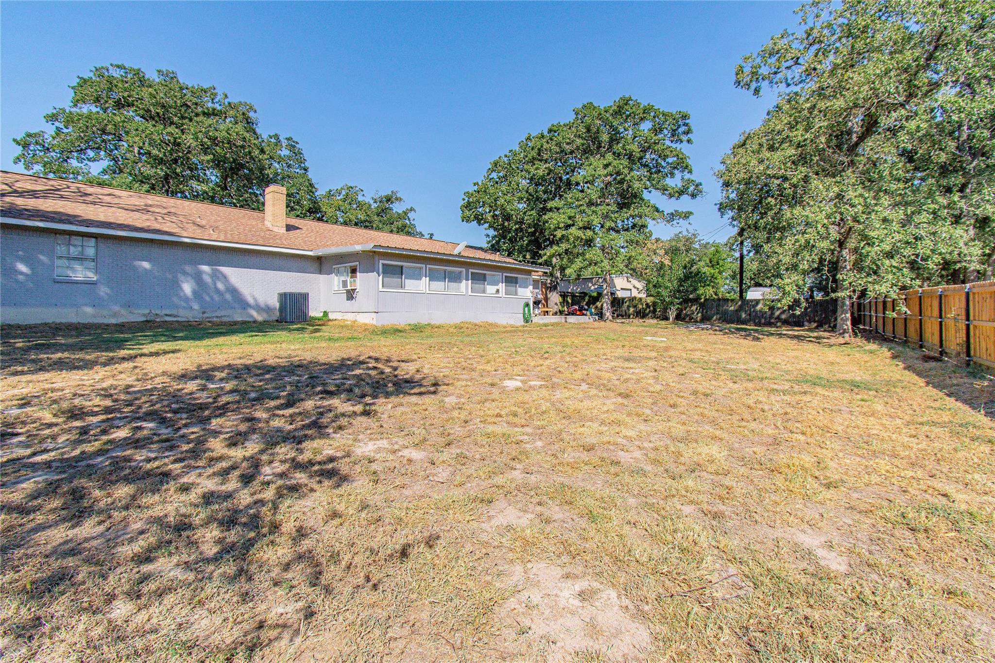 196 Oak Park One, Rockdale, TX 76567