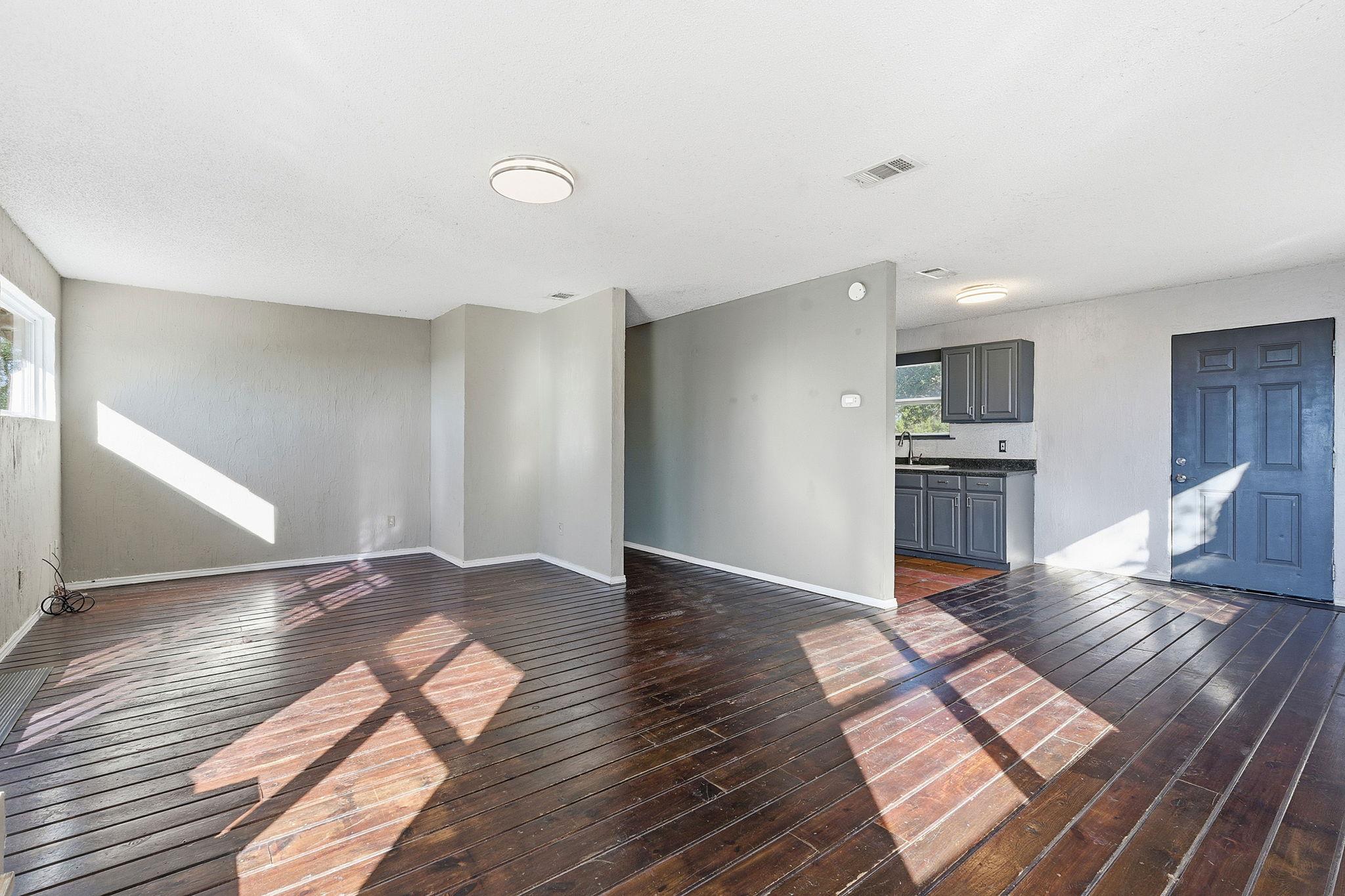 220 Harmon Hills Rd, Dripping Springs, TX 78620