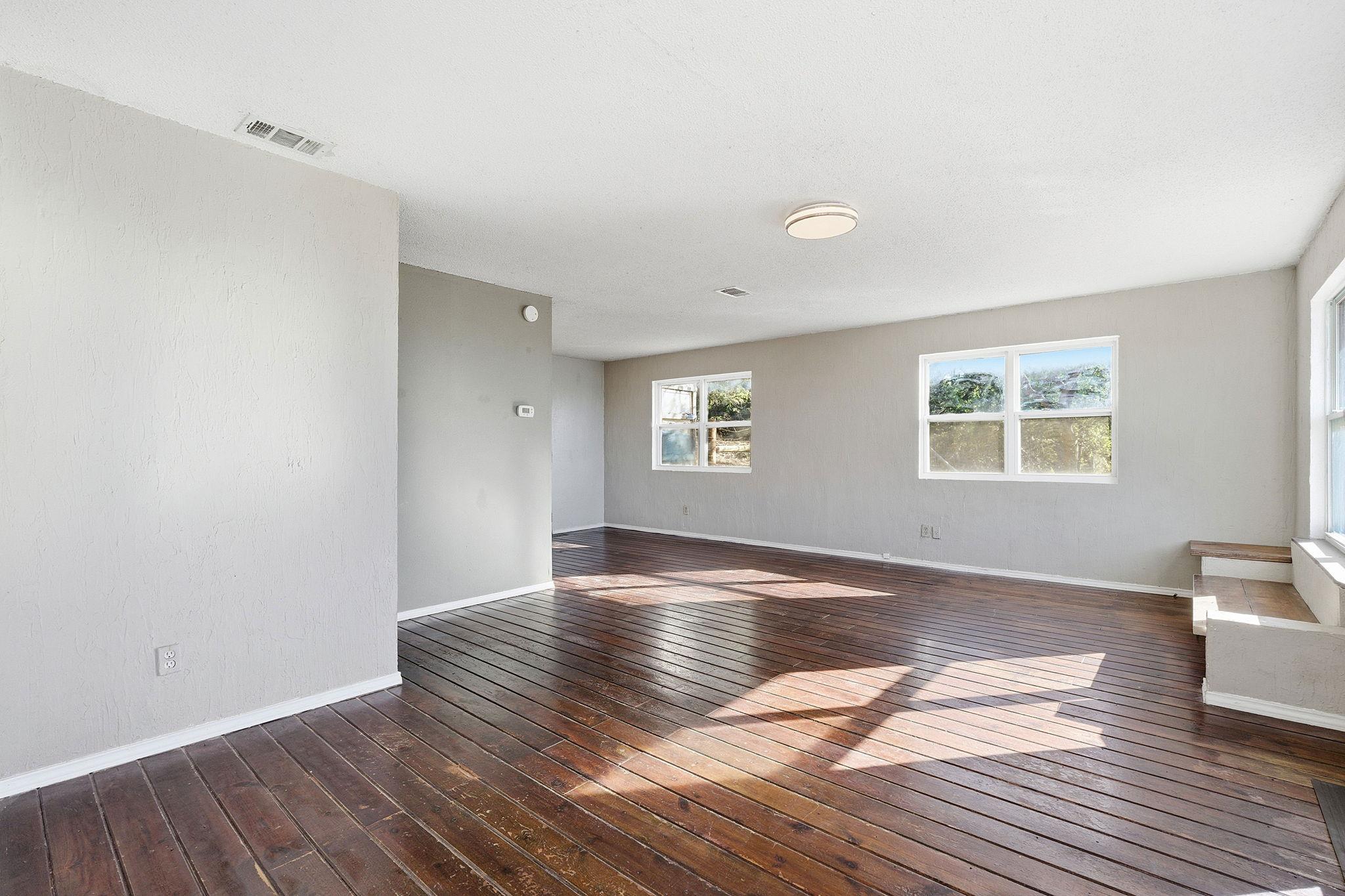 220 Harmon Hills Rd, Dripping Springs, TX 78620