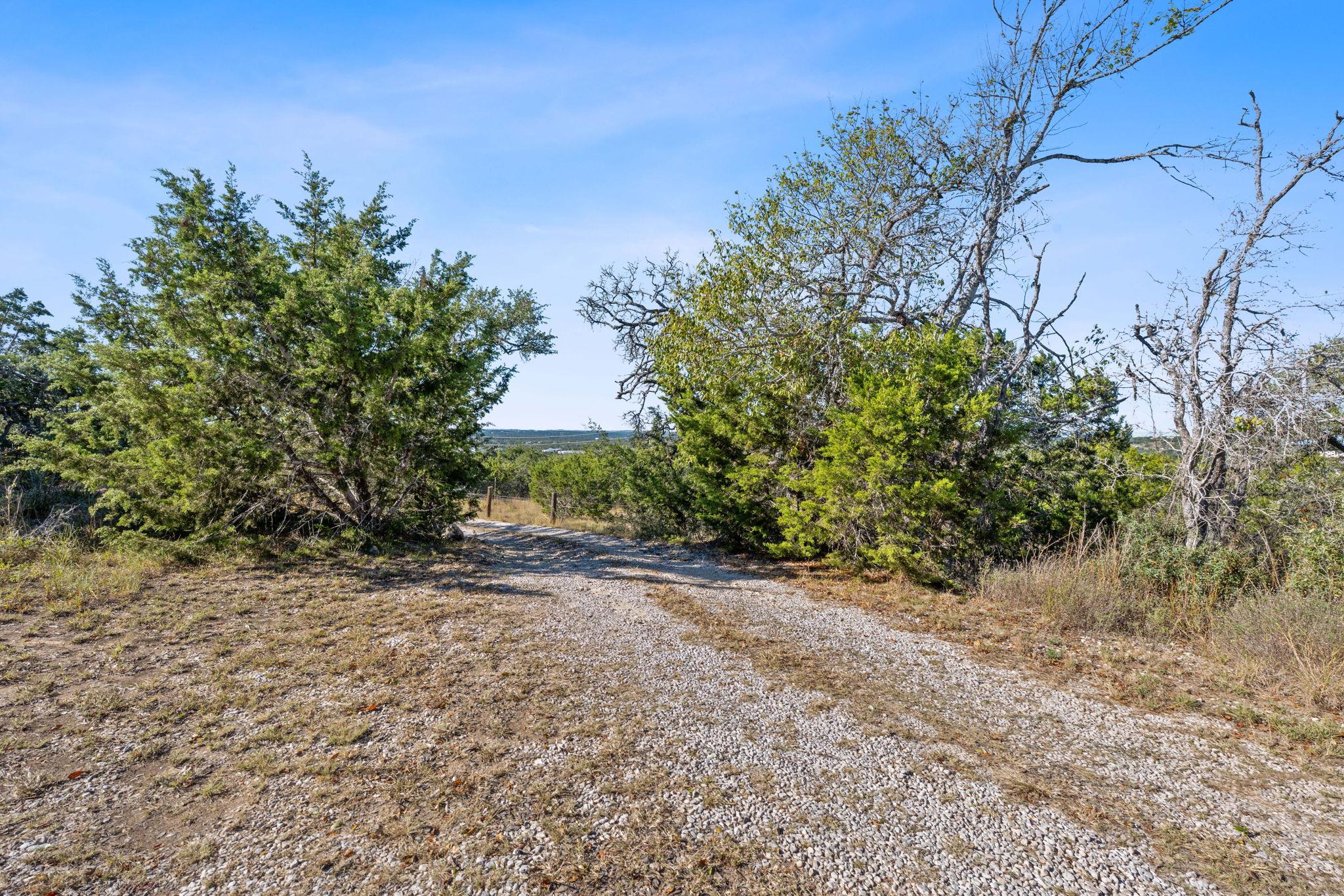 220 Harmon Hills Rd, Dripping Springs, TX 78620