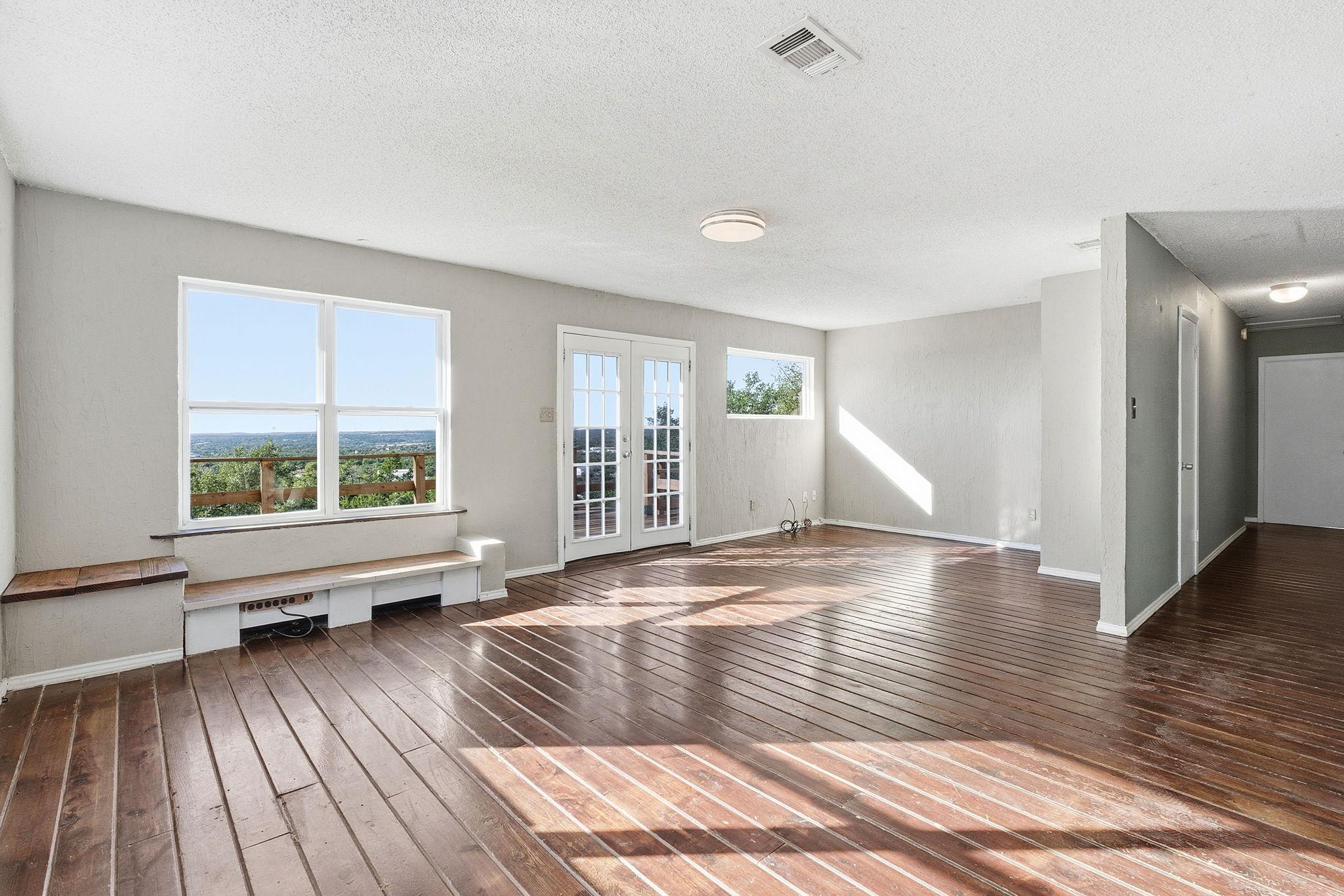 220 Harmon Hills Rd, Dripping Springs, TX 78620