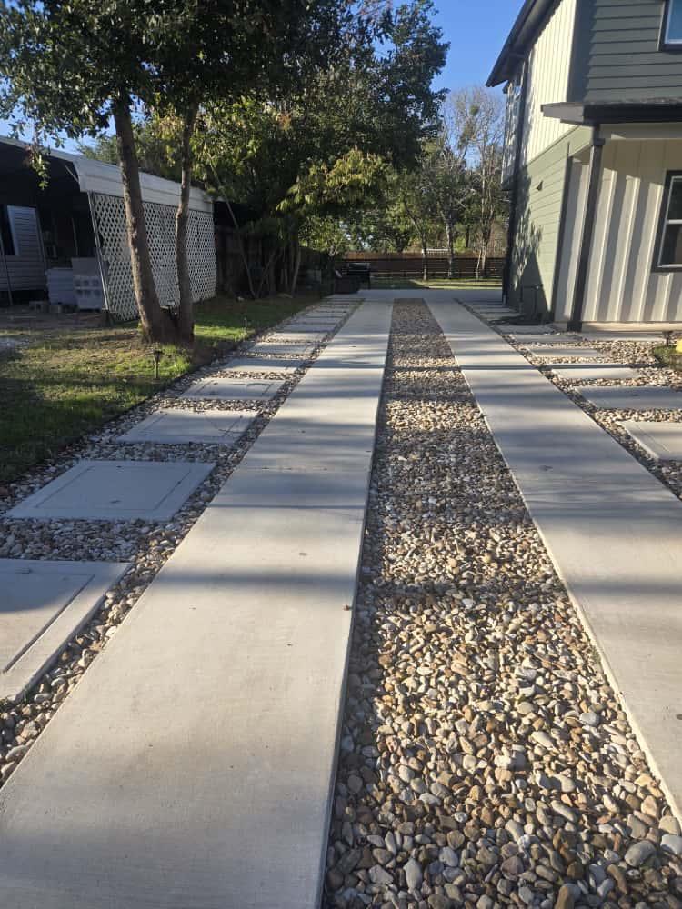 724 Ramsey Ave, Rockdale, TX 76567